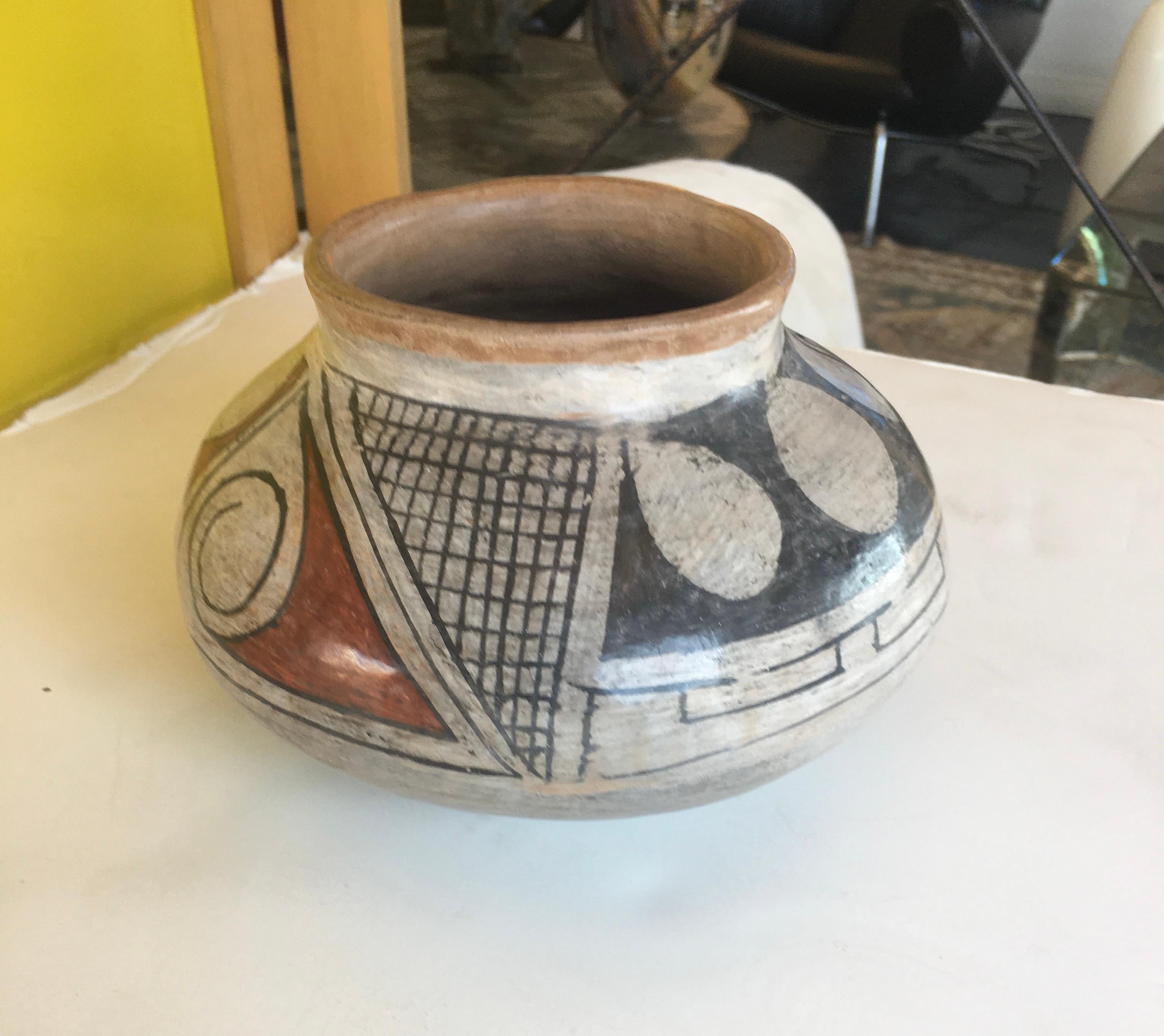 Vase eines amerikanischen Ureinwohners, 1930er Jahre (Indigene Kunst (Nord-/Südamerika)) im Angebot