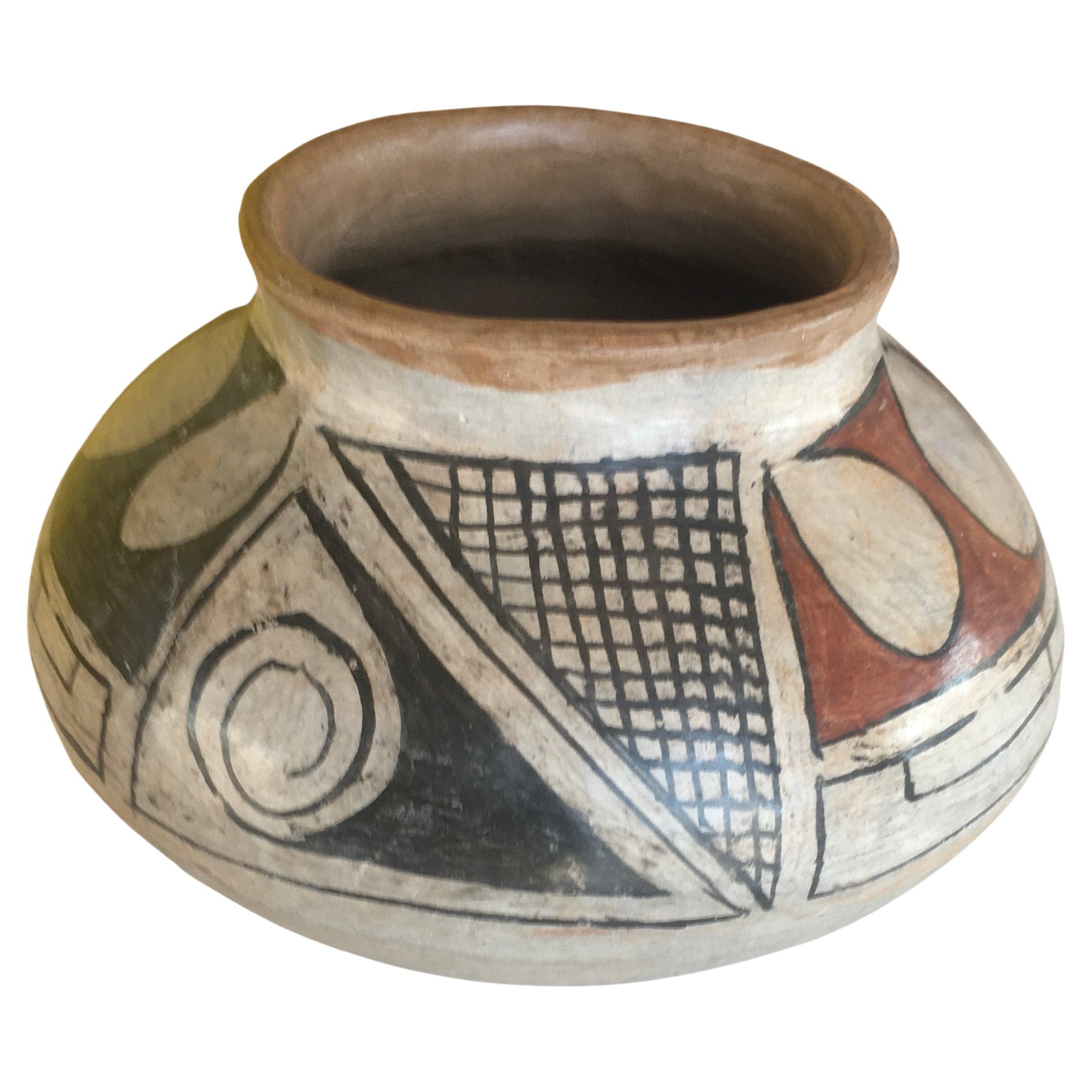 Vase eines amerikanischen Ureinwohners, 1930er Jahre im Angebot
