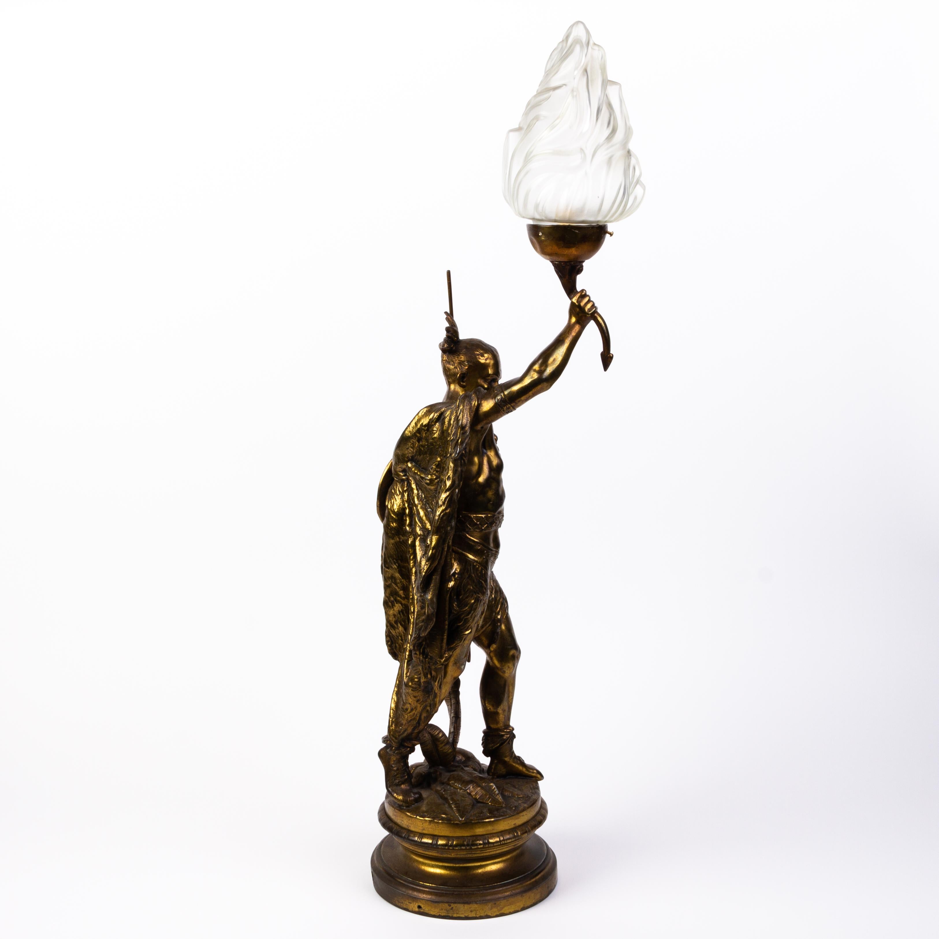 En buen estado
De una colección privada
Envío internacional gratuito
Guerrero Nativo Americano Lámpara Escultura Bronce Art Decó