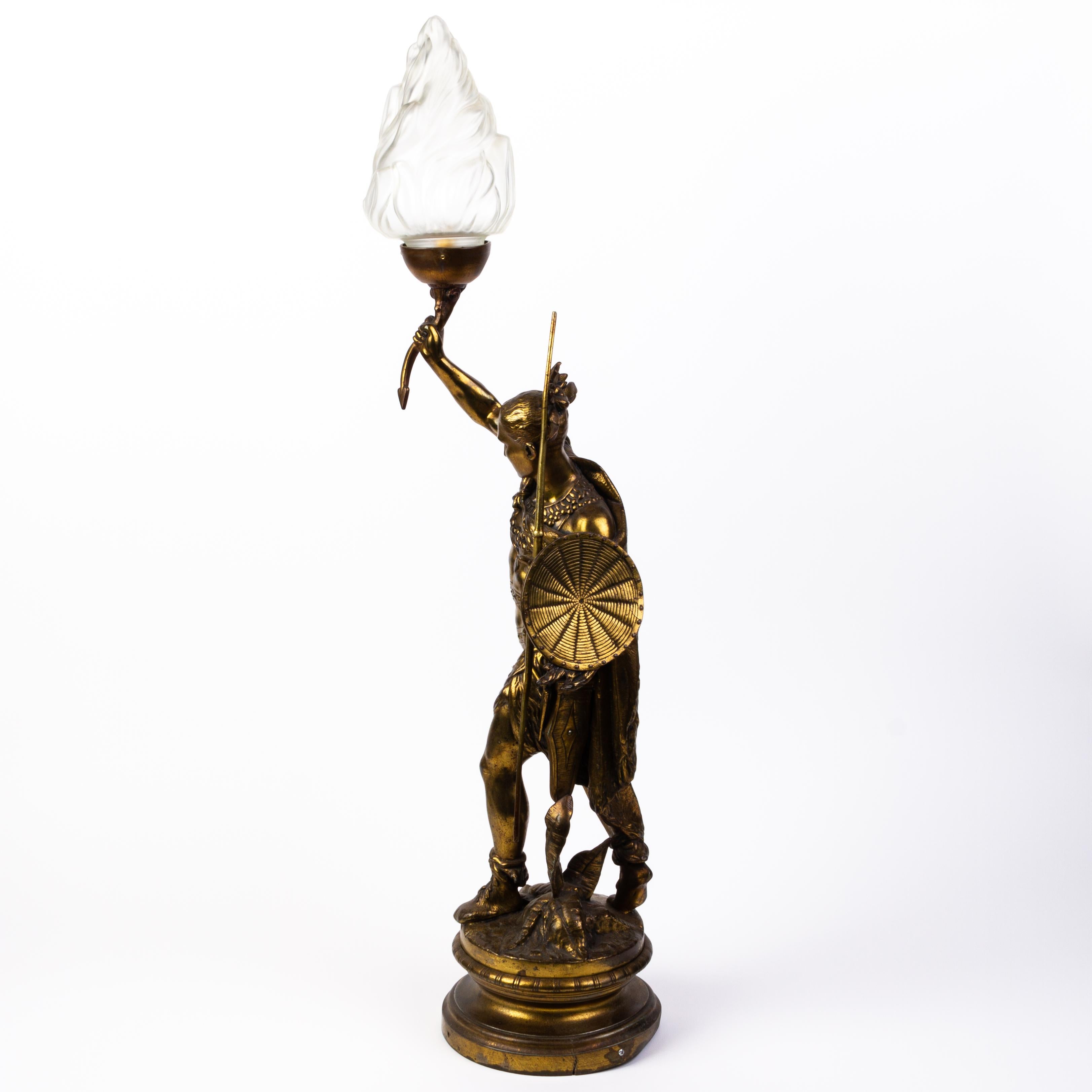 Guerrero Nativo Americano Lámpara Escultura Bronce Art Decó en Bueno estado para la venta en Nottingham, GB
