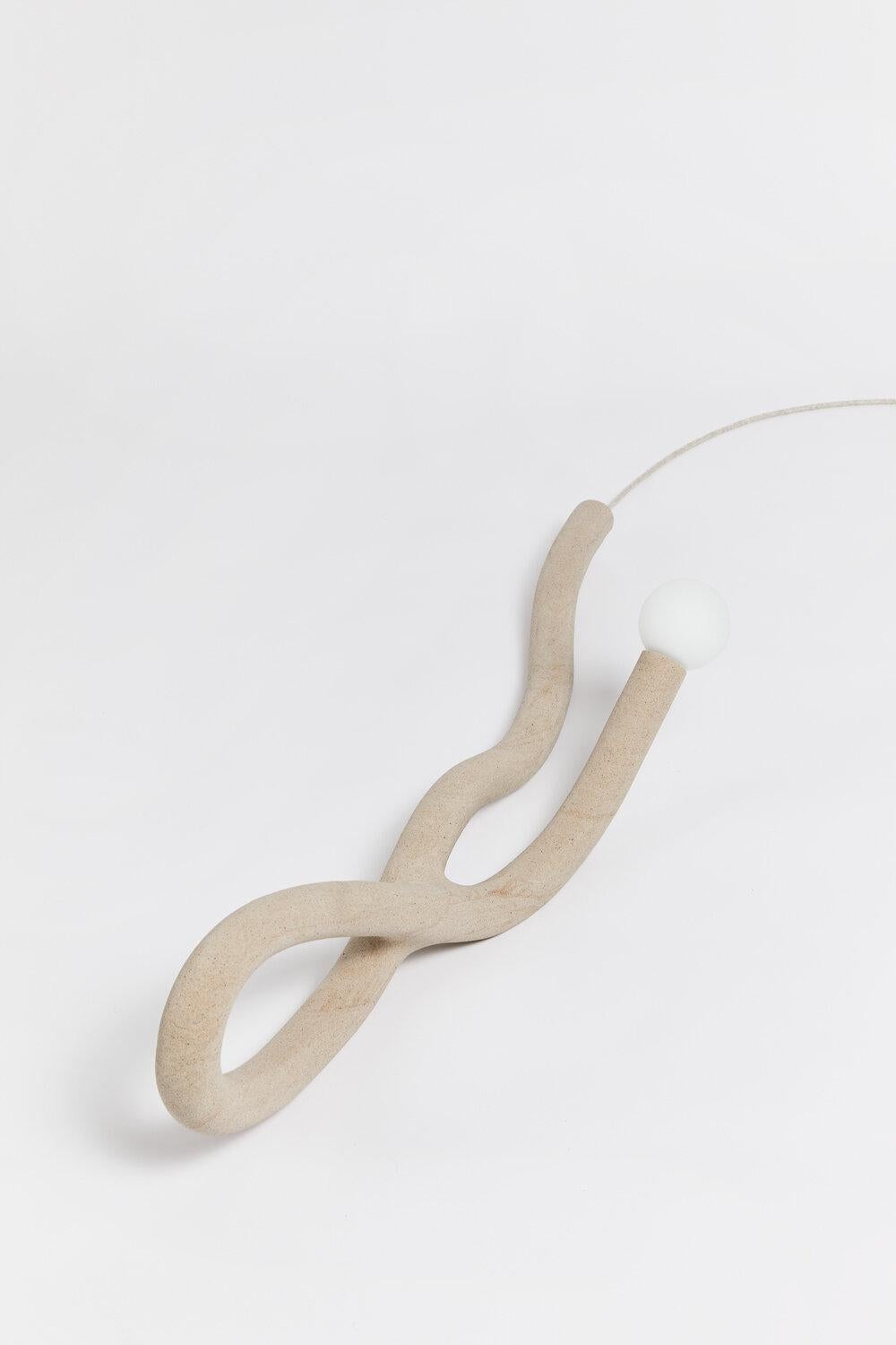 XXI secolo e contemporaneo Lampada da terra Native 03 in edizione limitata in sabbia e nylon di Hot Wire Extensions in vendita