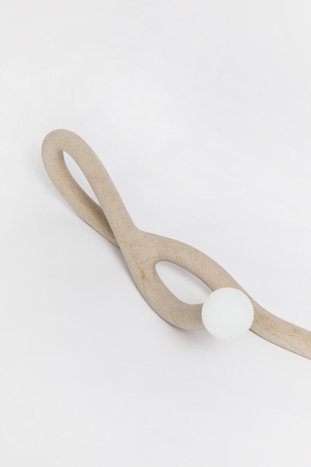 Nylon Lampada da terra Native 03 in edizione limitata in sabbia e nylon di Hot Wire Extensions in vendita