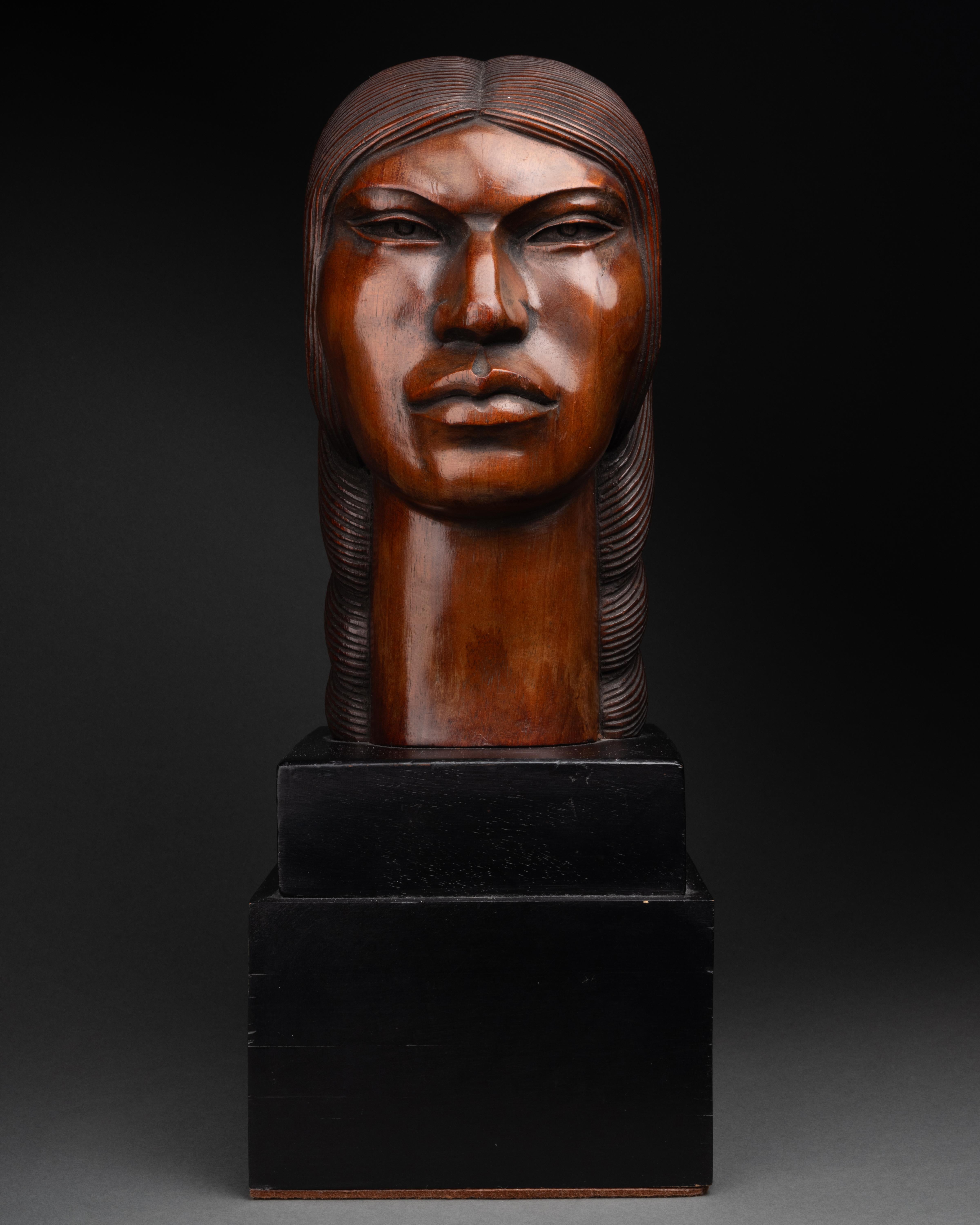 Native Indian-American chief bust hand-carved in massive wood

Very good conditions; Great patina

Circa 1930

Dimensions H 32 x W 13.5 x D 13.5 cm
