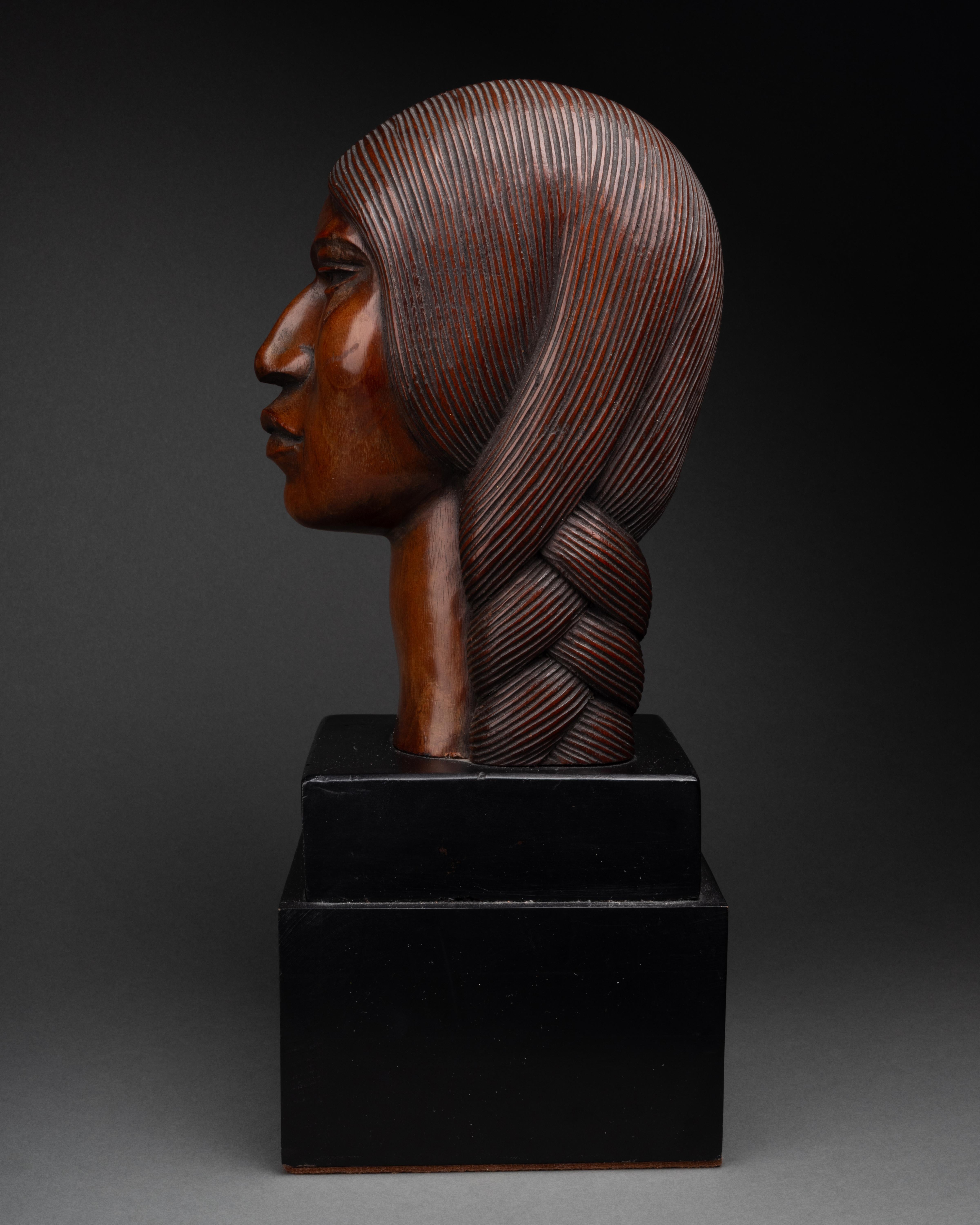 Mid-20th Century Native indian-American bust hand-carved in wood, CIrca 1930 For Sale