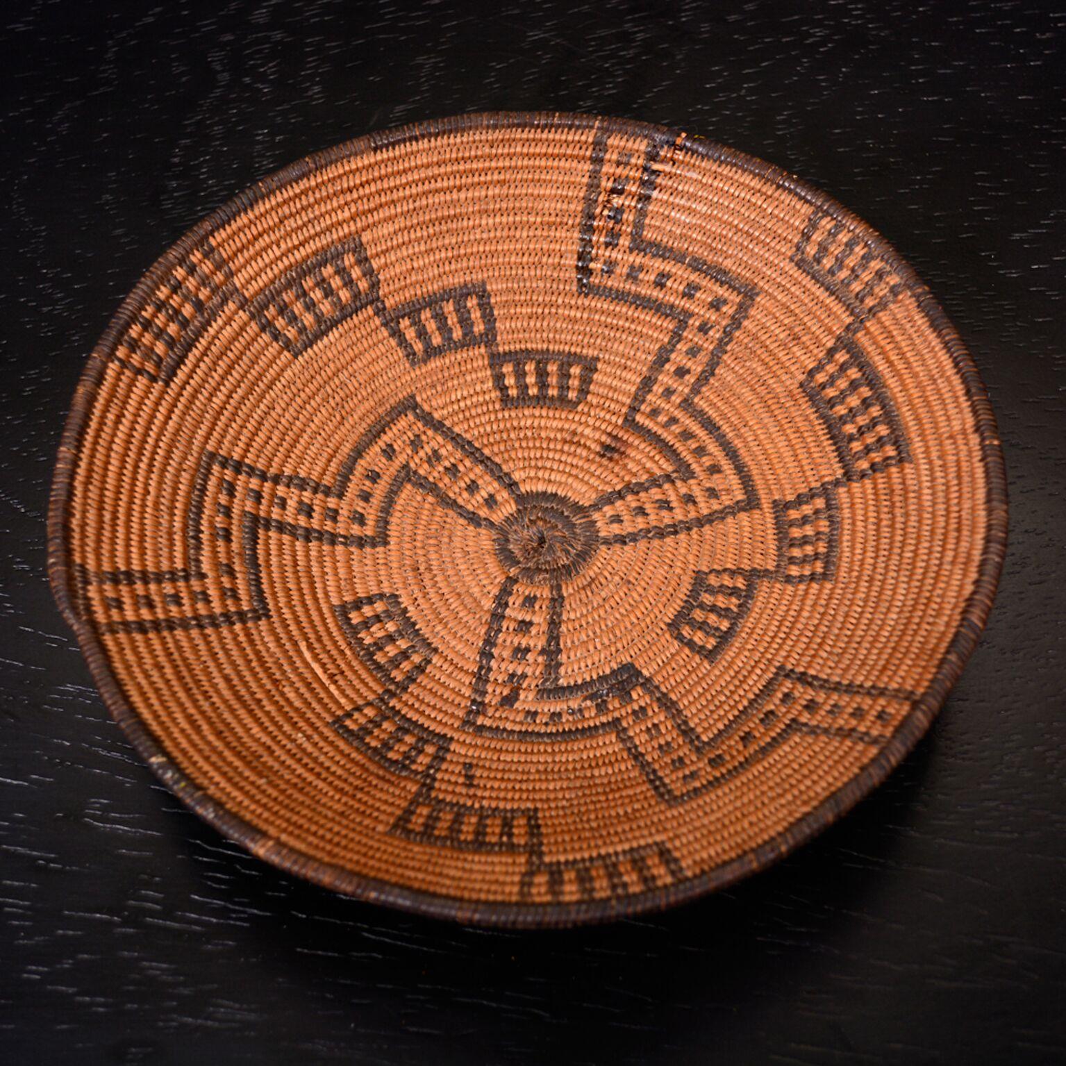 North American Native Indian Art Pomo Collectible Coiled Degikup Basket