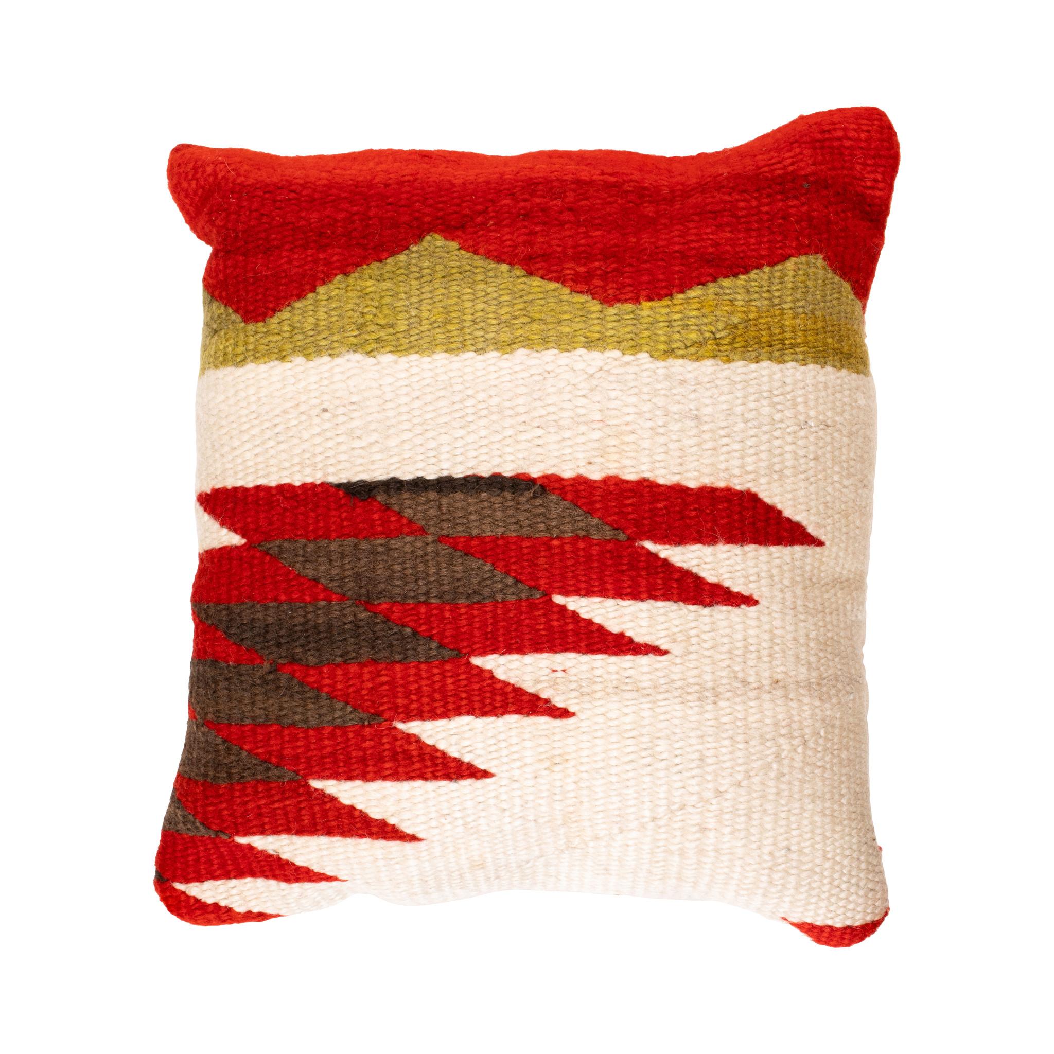 Native Lodge Pillow In New Condition For Sale In Coeur d'Alene, ID