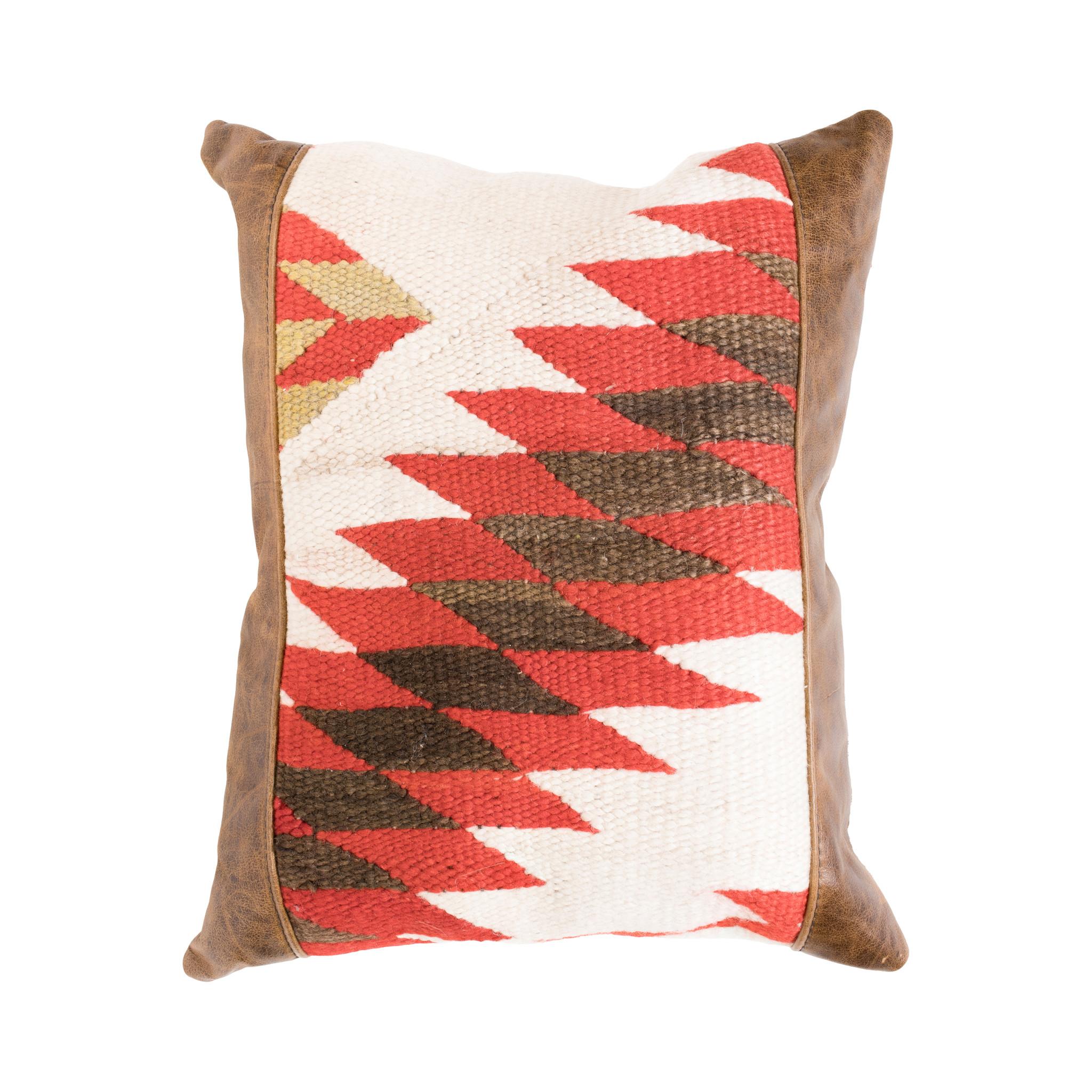Native Lodge Pillow In New Condition For Sale In Coeur d'Alene, ID