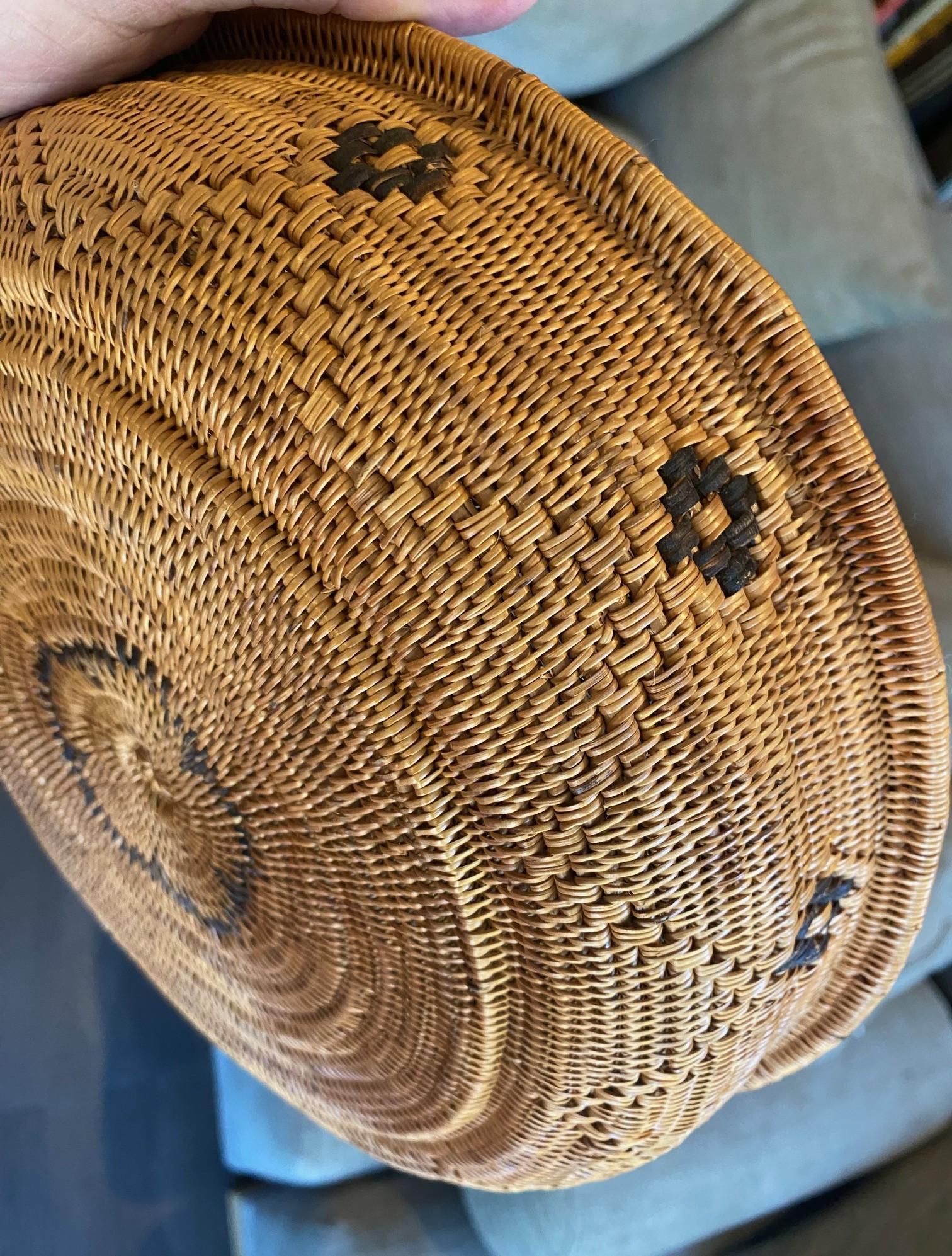 Native North American Indian Indigenous Southwest Navajo or Yokuts Woven Basket For Sale 12