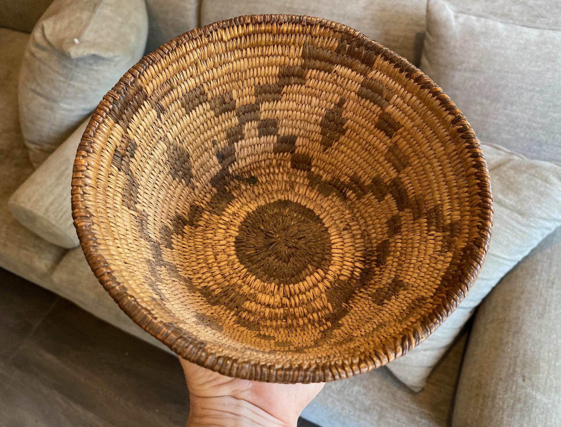 Eingeborener Nordamerikanischer Indianer Indigener Südwesten Pima Geometrischer gewebter Korb im Angebot 8