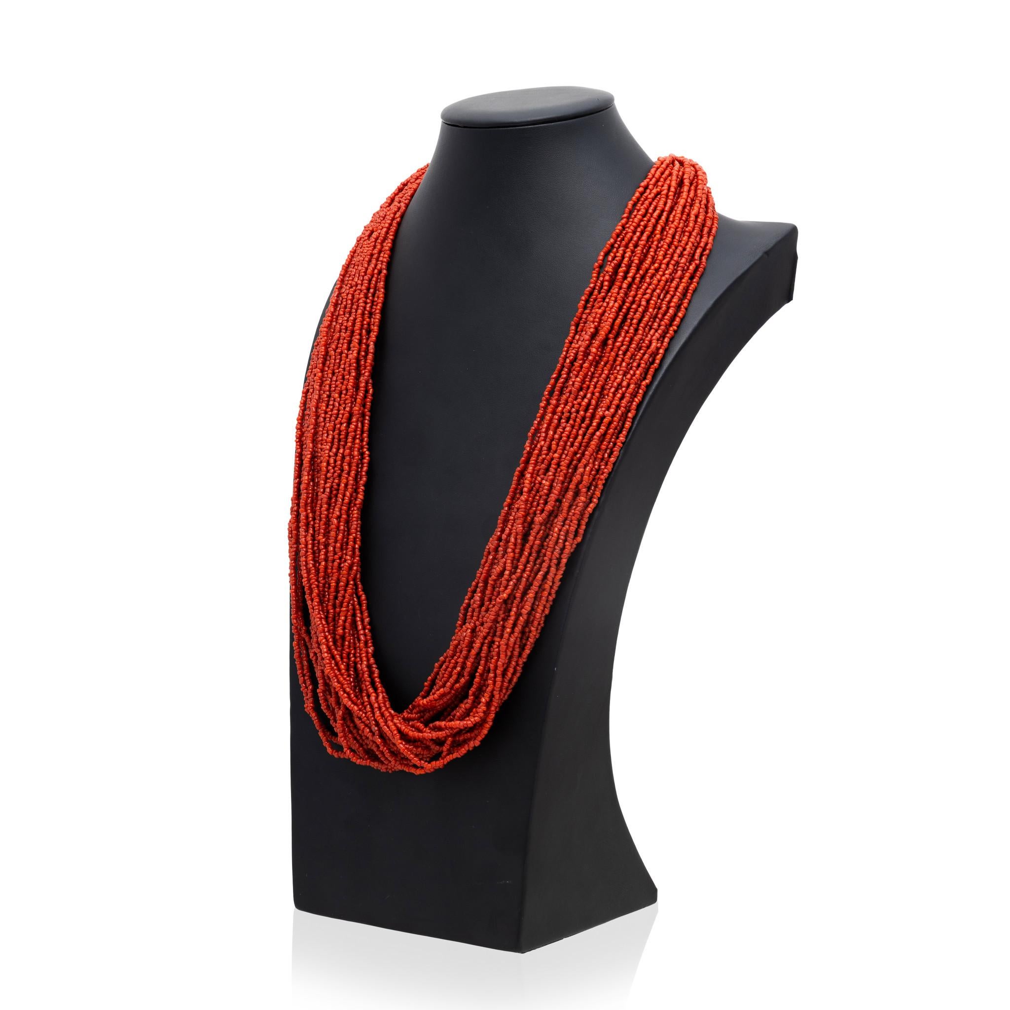 Native Red Coral Perlenkette (Indigene Kunst (Nord-/Südamerika)) im Angebot
