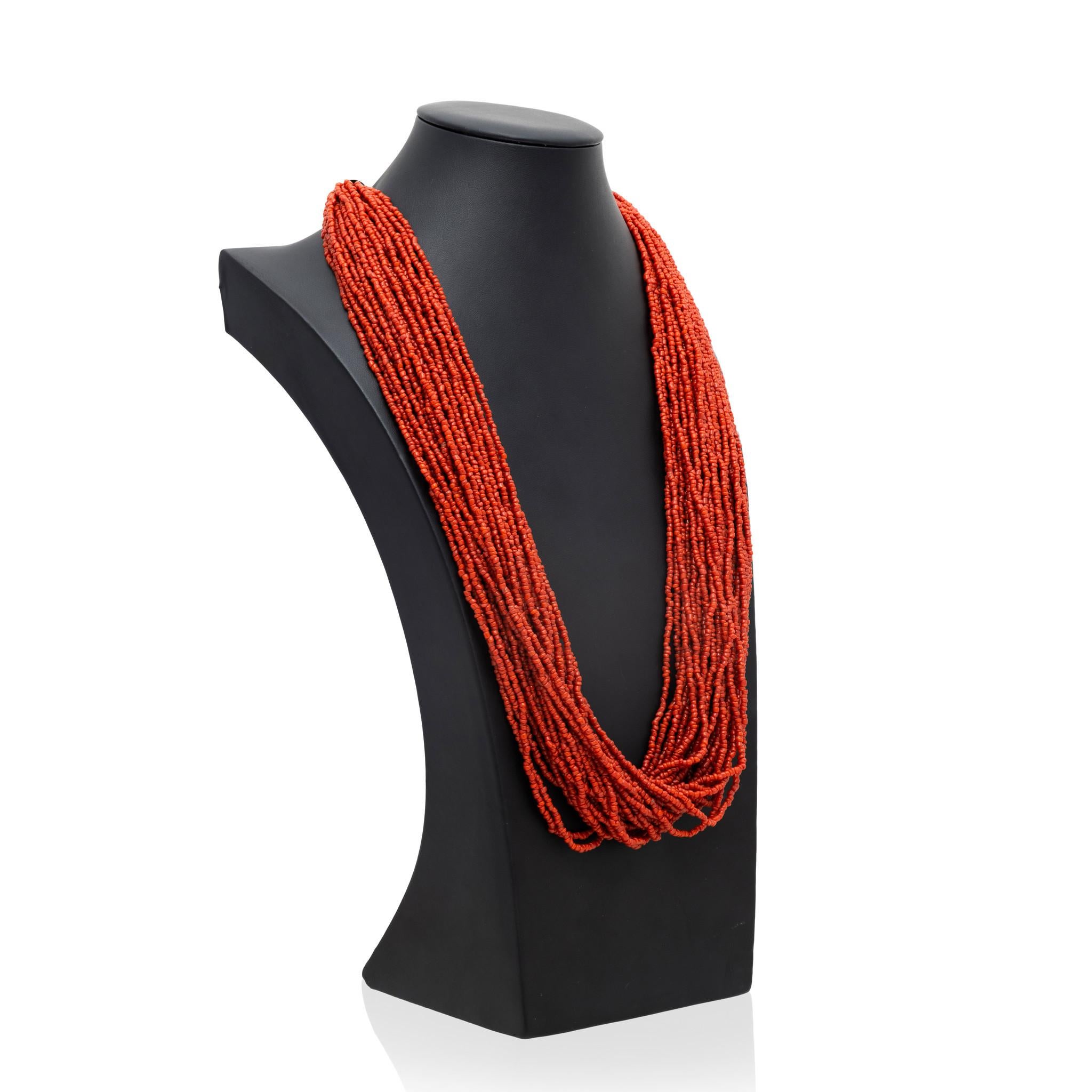 Native Red Coral Perlenkette im Zustand „Gut“ im Angebot in Coeur d Alene, ID