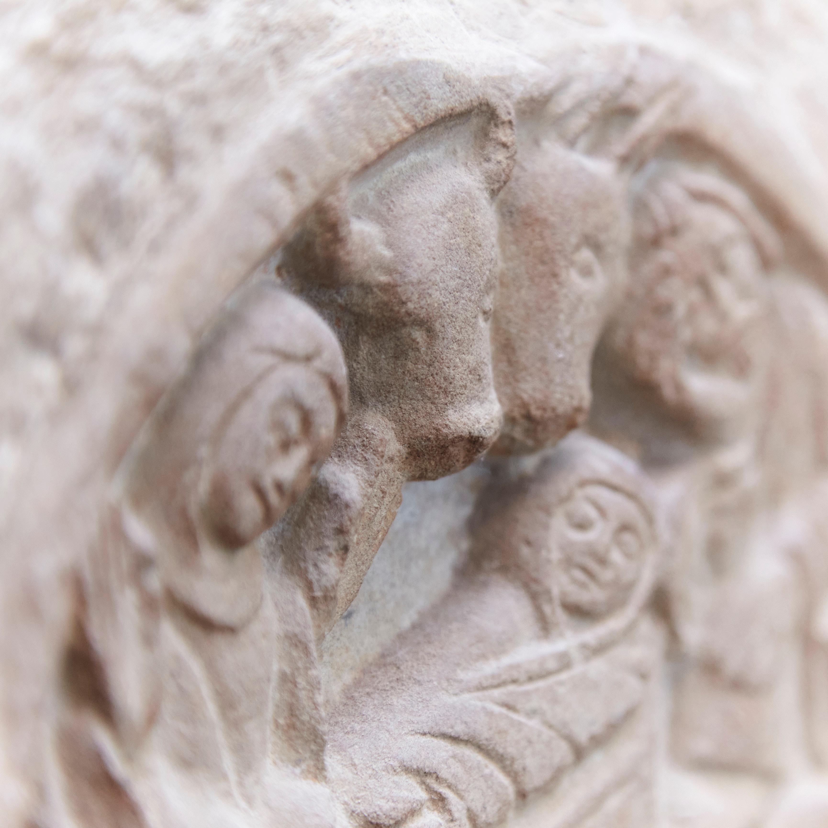 Scultura in pietra incisa della Natività, 1930 circa in vendita 1
