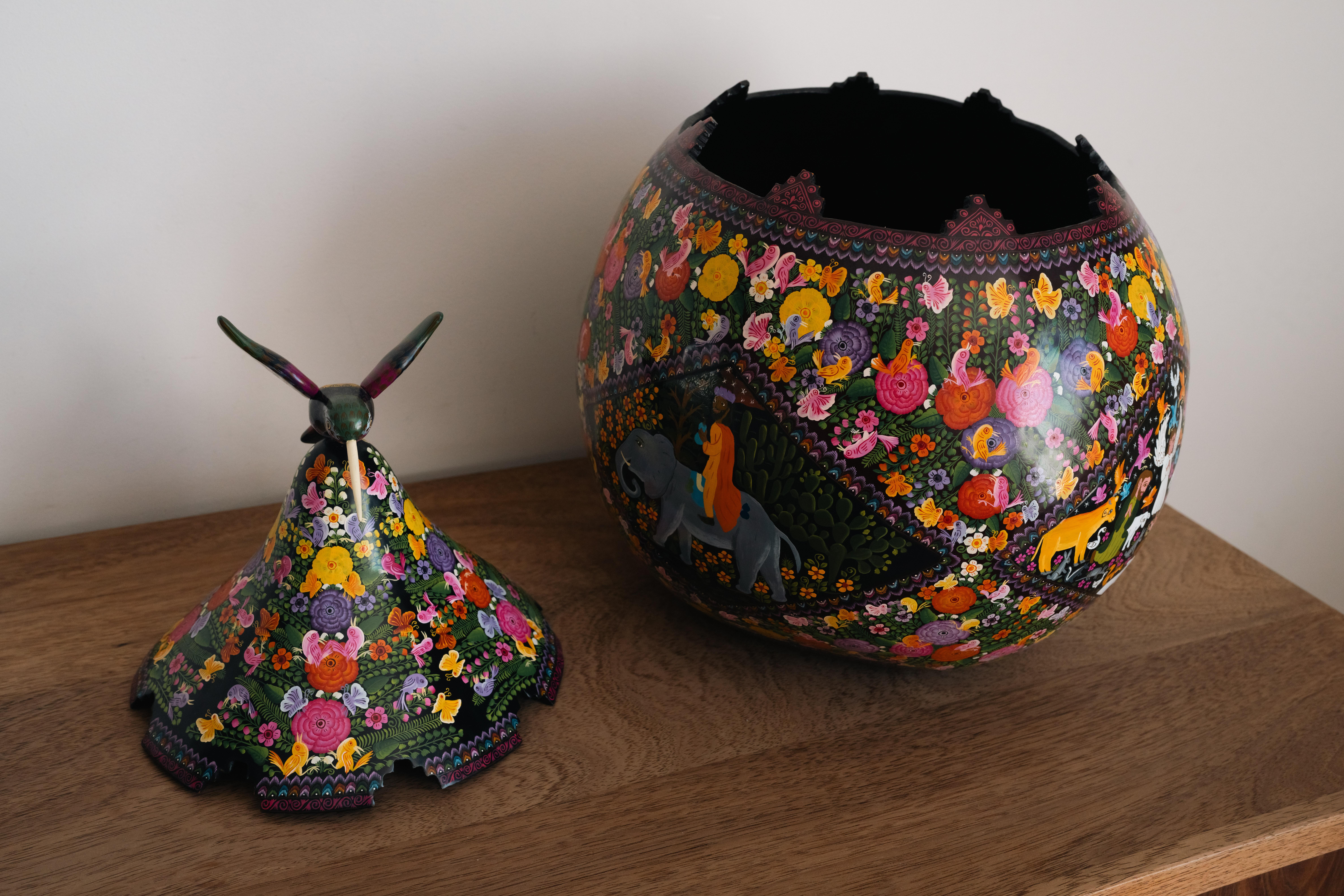 Fait main Scène de Nativité Art populaire mexicain Gourde peinte  20ème siècle en vente
