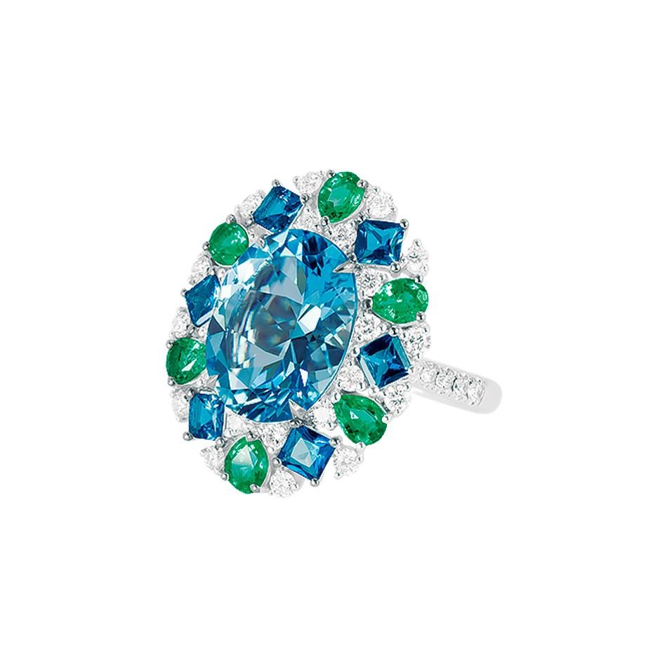 Natkina Dreisteiniger Diamant Blauer Topas Seltener Smaragd 18 Karat Weißgold Ring im Angebot