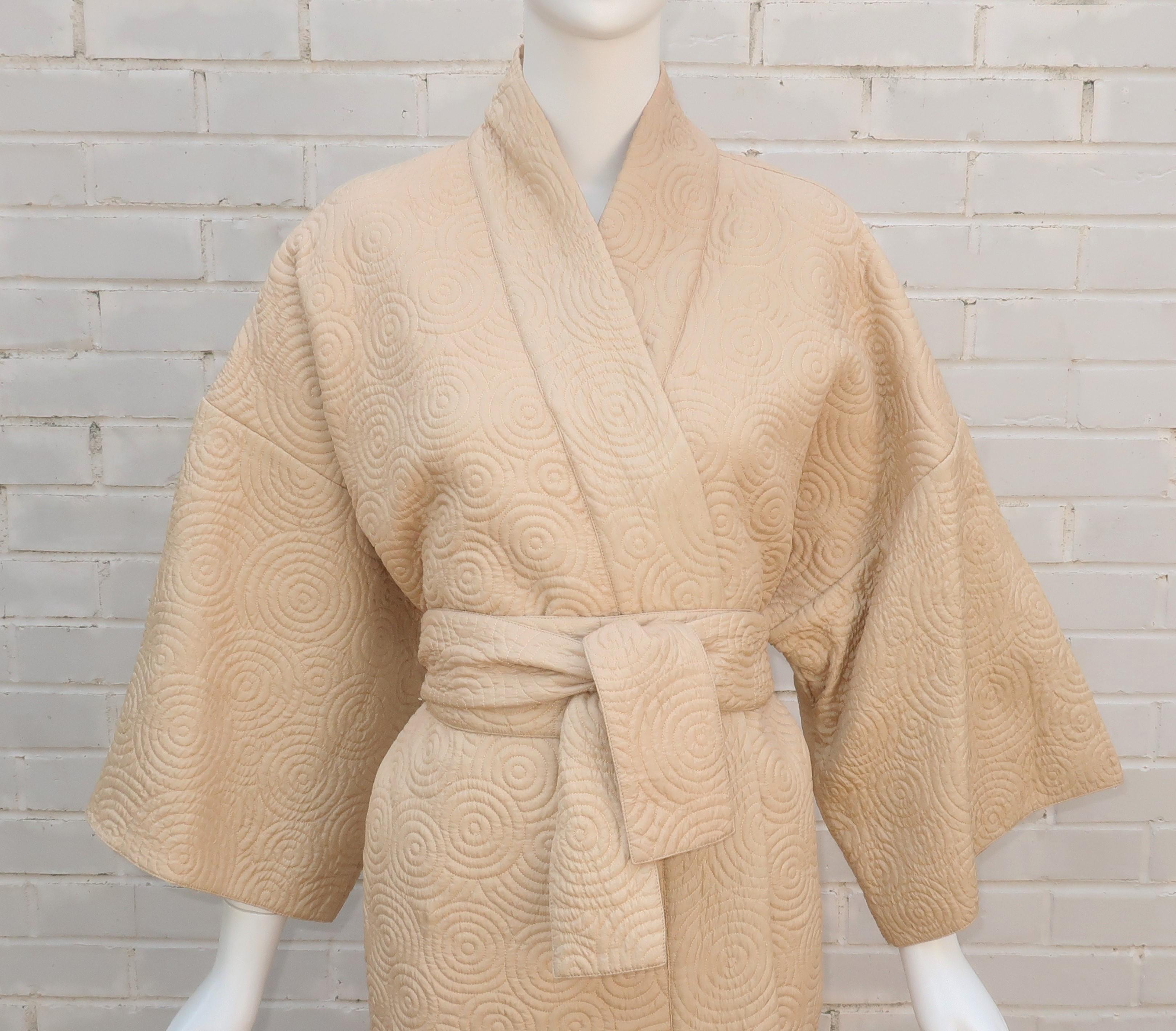 Marron Natori - Robe en soie matelassée de style kimono en vente