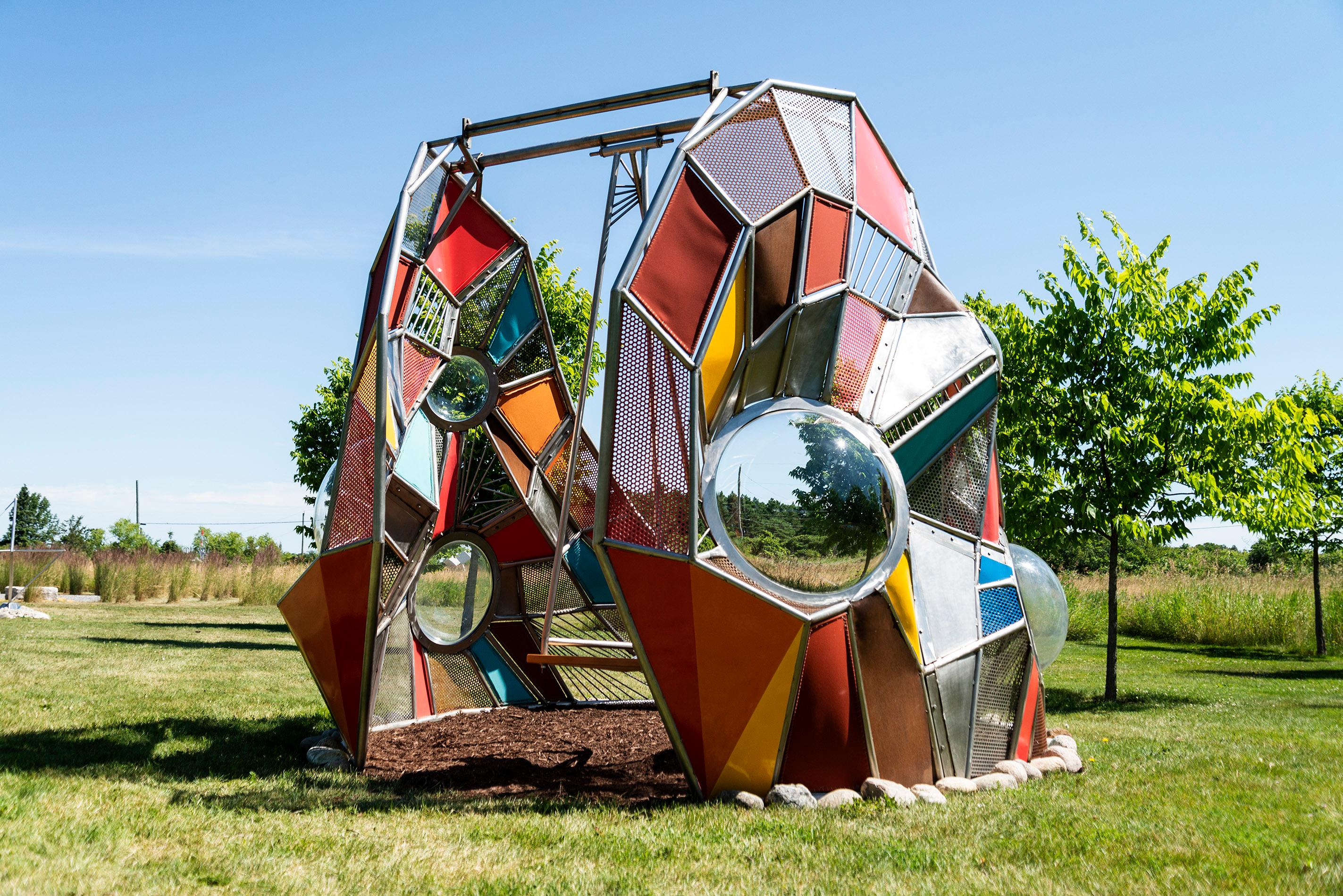Sculpture d'extérieur Window II - swing interactif, abstrait, bois, acier, acrylique - Marron Abstract Sculpture par Natsuki Takauji