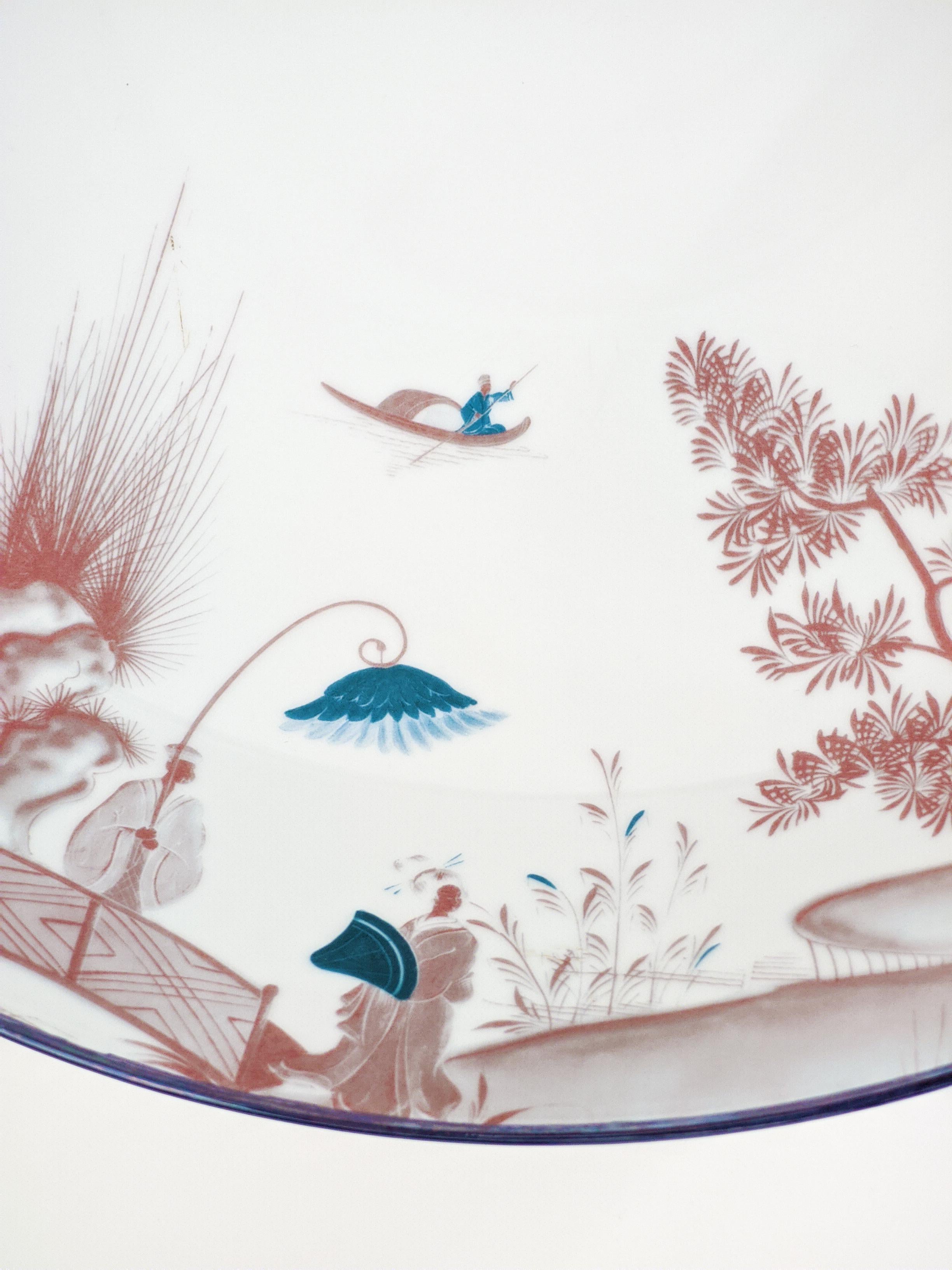 Natsumi, Zeitgenössische dekorierte Porzellanschale von Vito Nesta  (Geformt) im Angebot