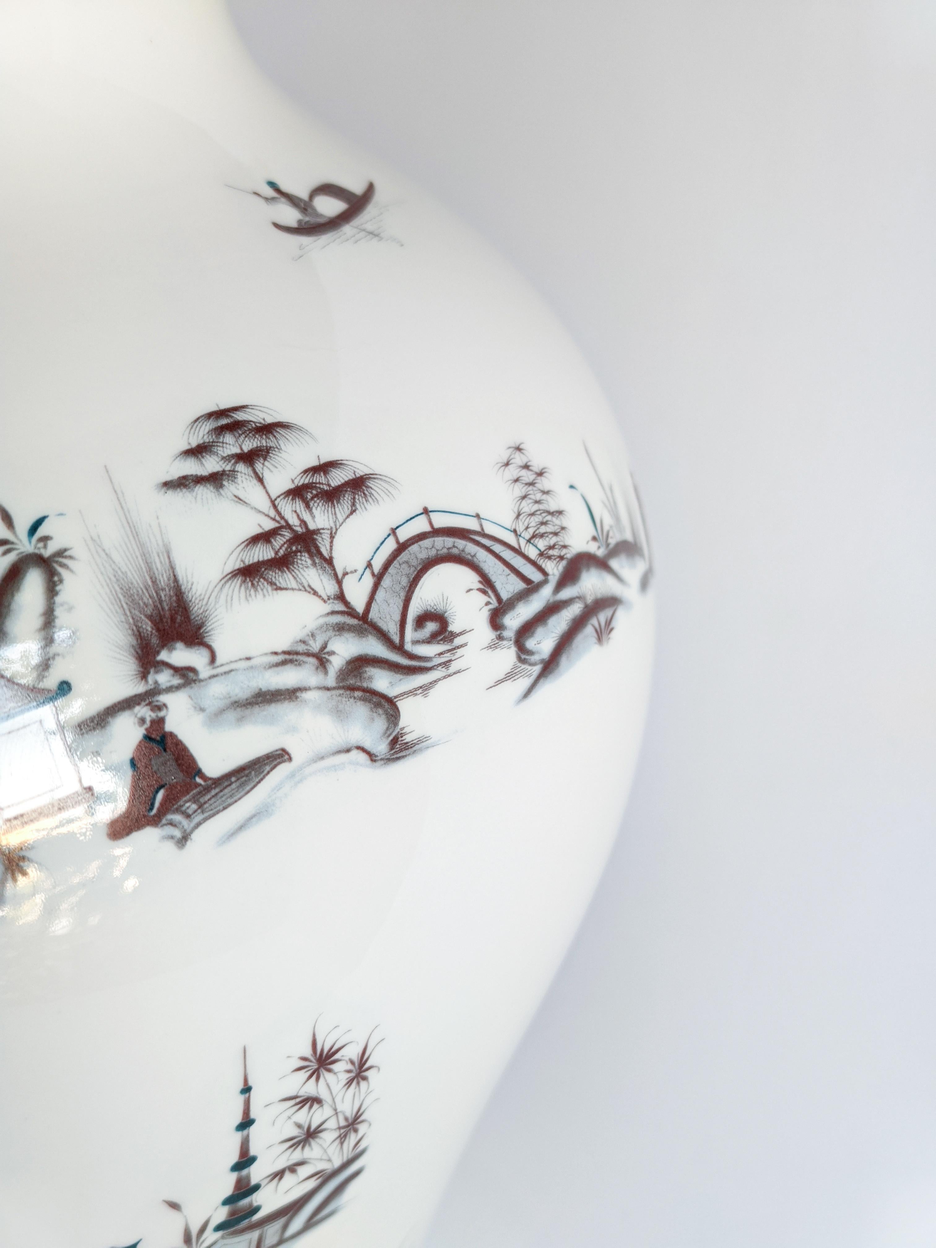 Natsumi, Contemporary Porcelain Vase with Decorative Design by Vito Nesta In New Condition For Sale In Milano, Lombardia