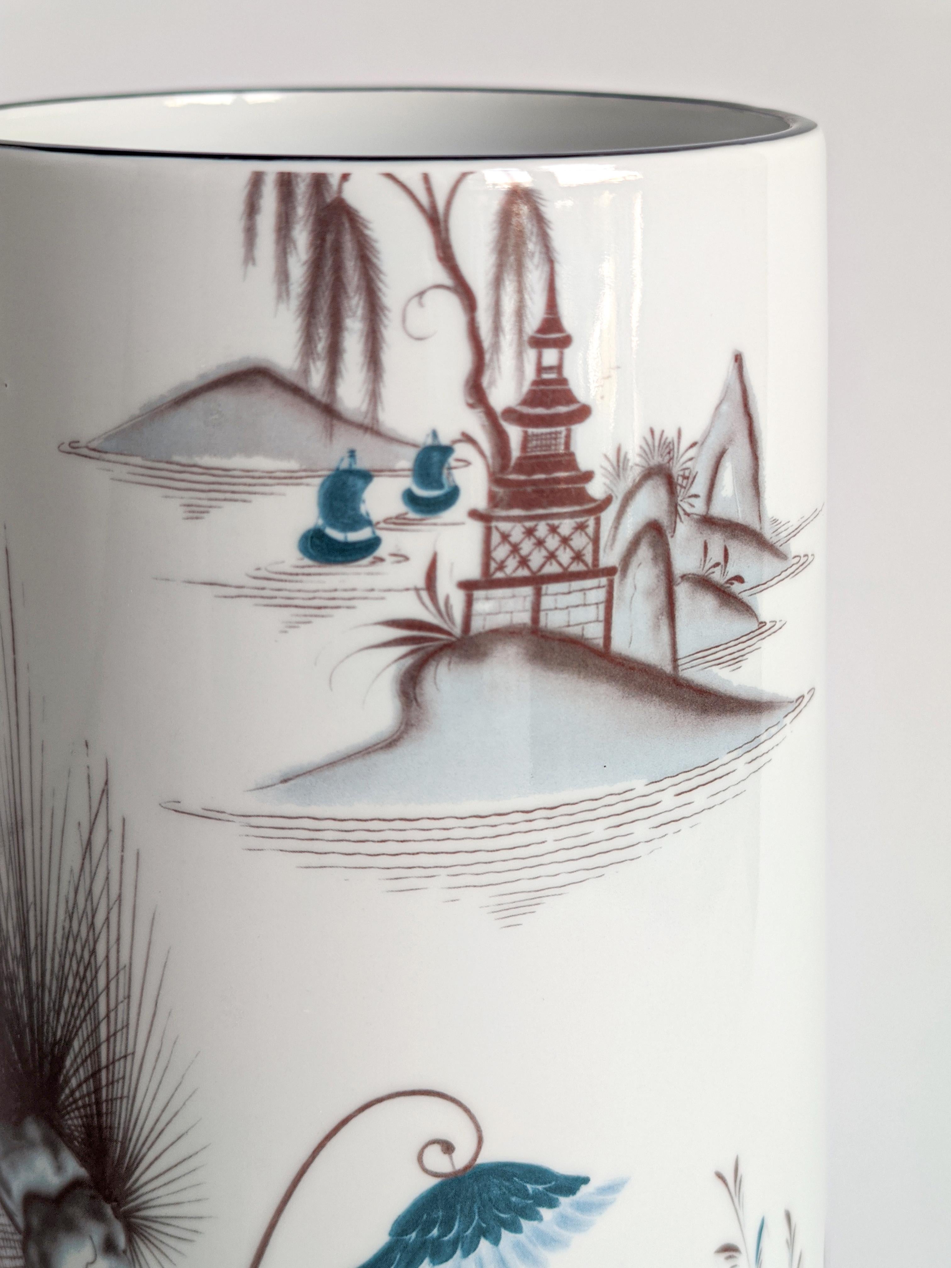 Natsumi, Zeitgenössische Porzellanvase mit dekorativem Design von Vito Nesta im Zustand „Neu“ im Angebot in Milano, Lombardia