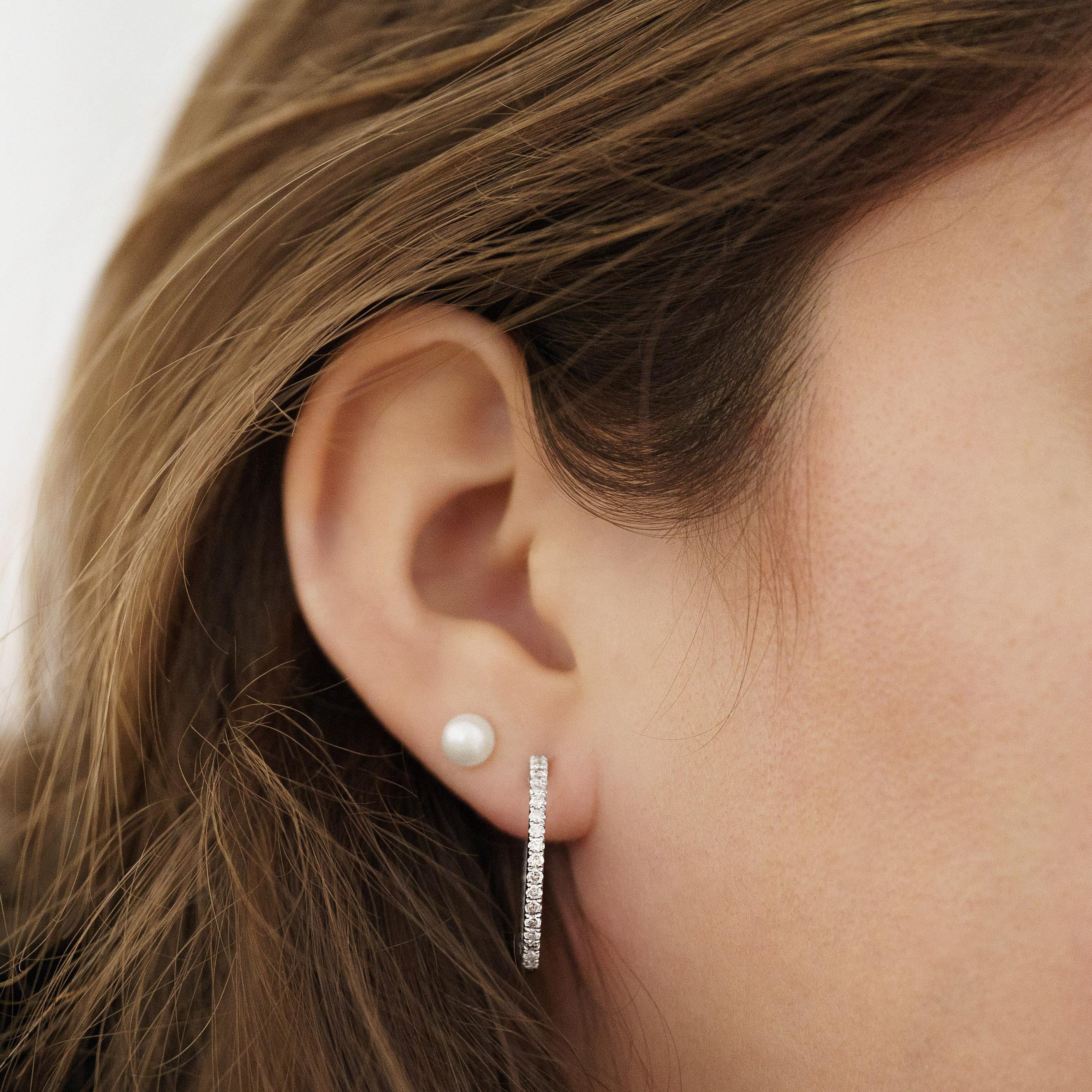 Natual 1.2 Carat Diamond Inside-Out Hoop Earrings in 14K Gold For Sale 1