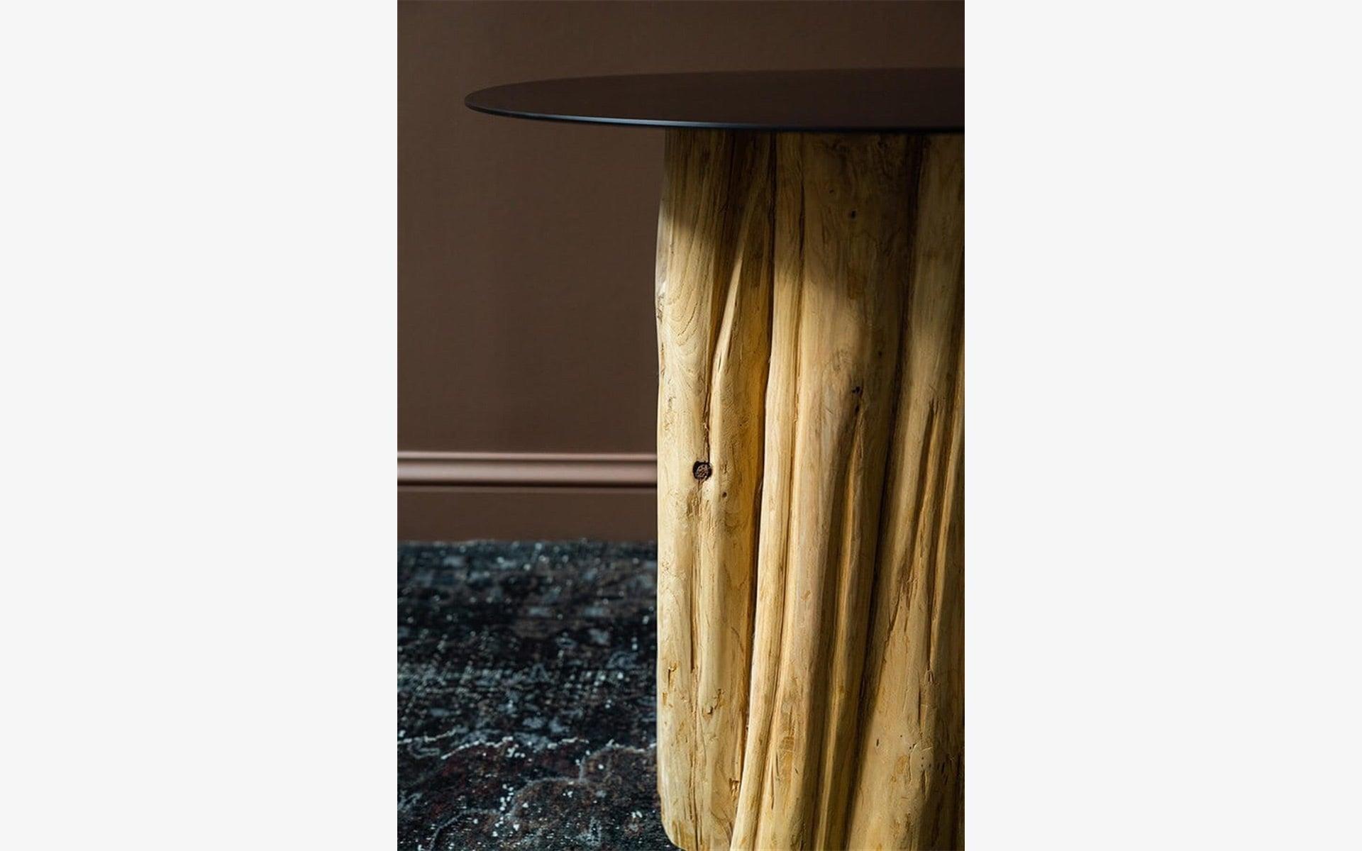 Modern Natur Round Table, Natural Wood Body Leg For Sale