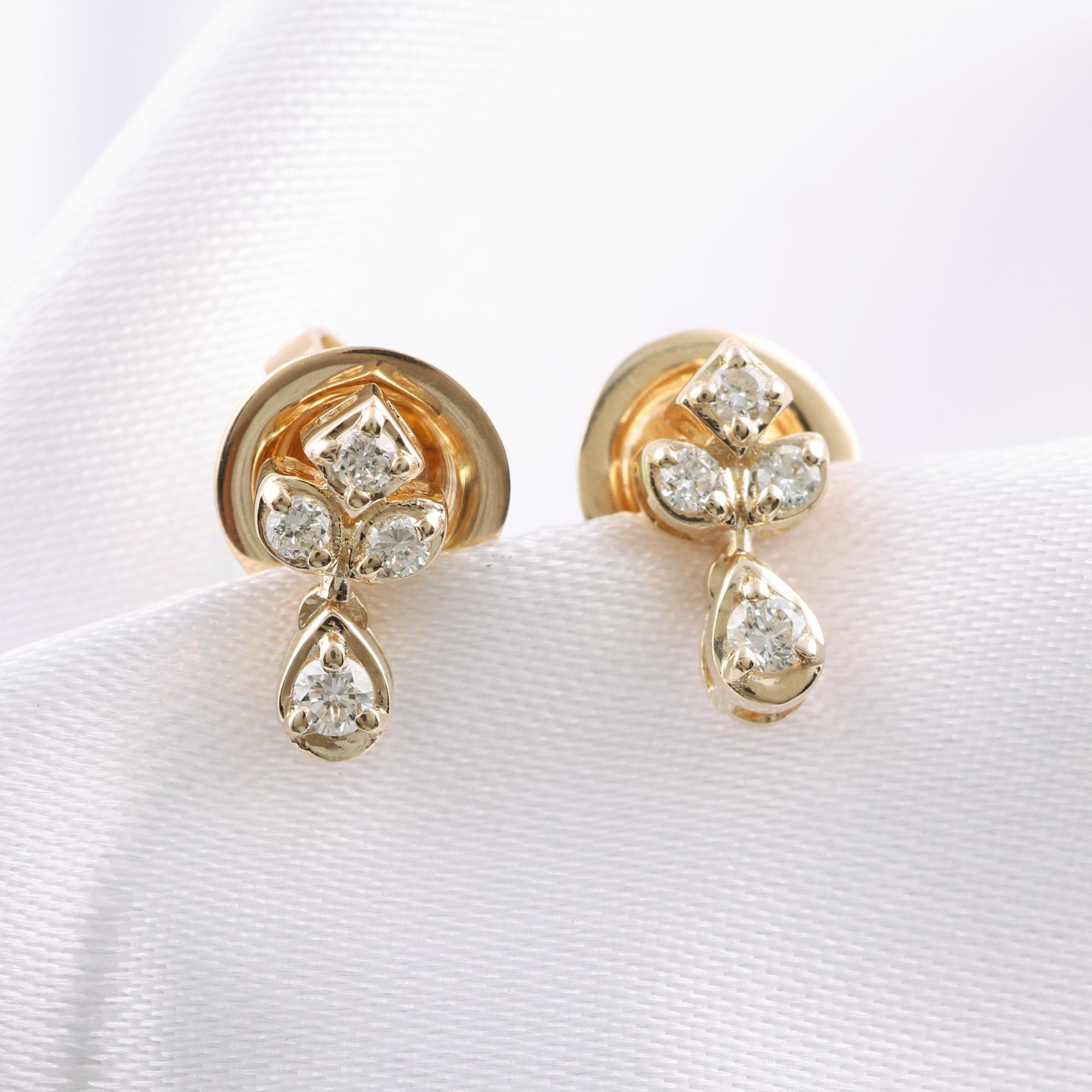 Pendientes de diamantes naturales de 0,16 quilates, claridad SI y color HI, oro amarillo de 9 quilates

Detalles

Código del Artículo :- CVNE-1039(D)
Peso bruto :- 1.51 gm
Oro Amarillo 9k Peso :- 1.48 gm
Peso Diamante Natural :- 0.16 Ct. ( CLARIDAD