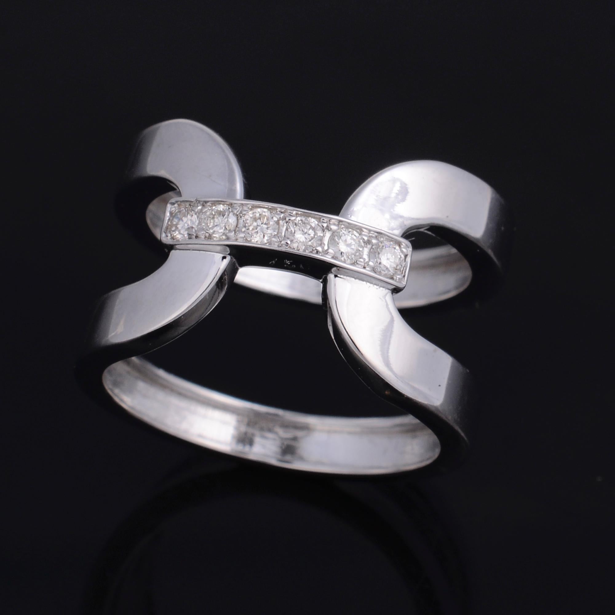 Natural 0.20 Carat Diamond Pave Belt Design Ring 18 Karat White Gold Jewelry For Sale 1