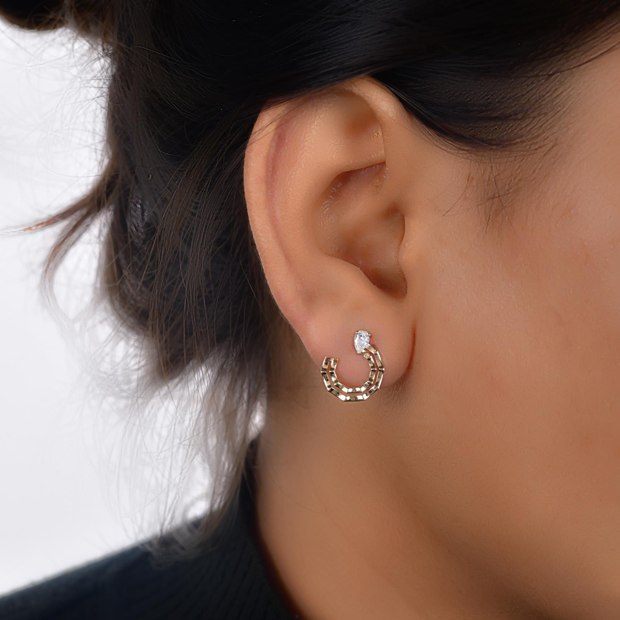 Modern Natural 0.20 Carat SI Clarity HI Color Diamond Earrings 18 Karat Yellow Gold For Sale