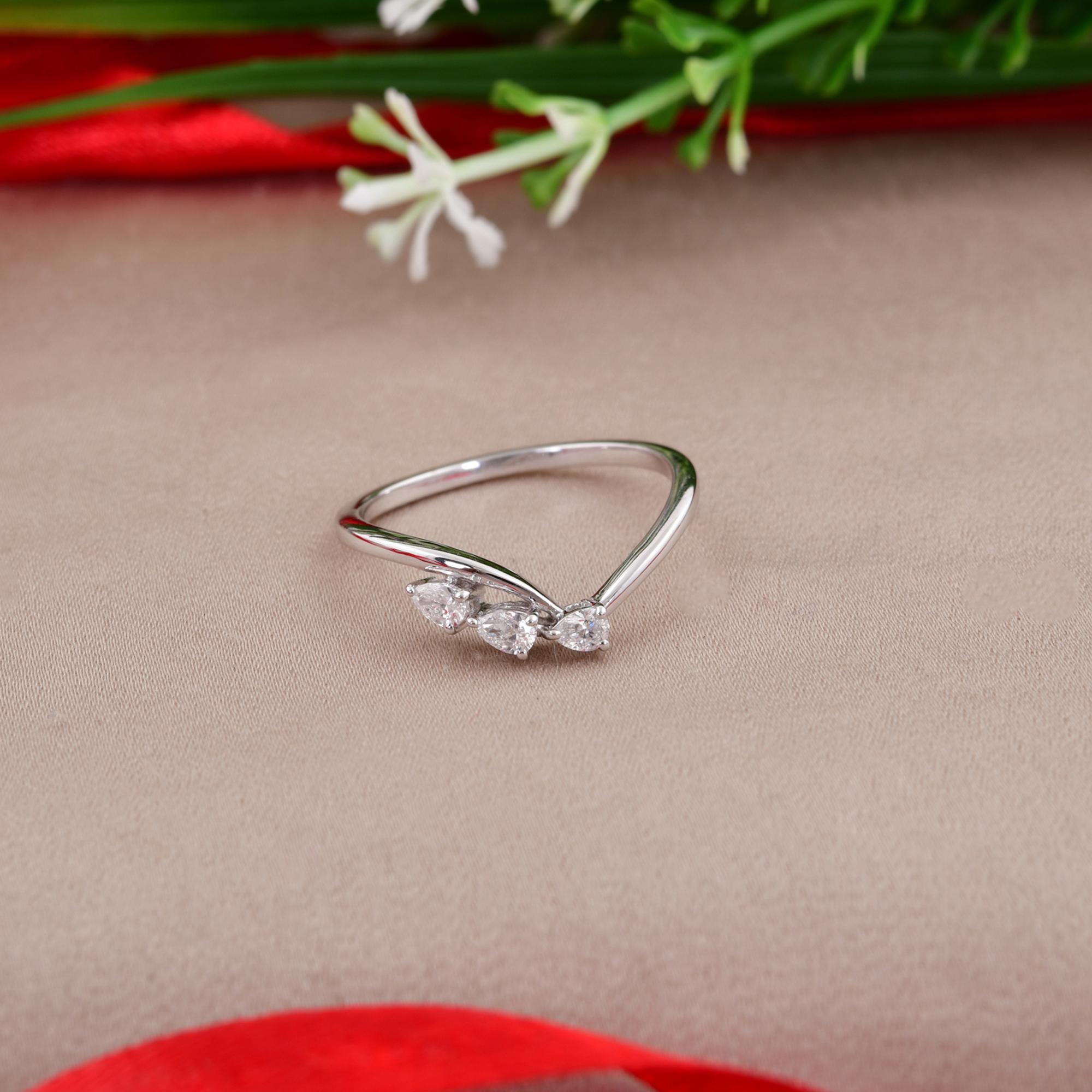 Natural 0.21 Carat SI Clarity HI Color Pear Diamond Ring 18 Karat White Gold In New Condition For Sale In Diera, Dubai