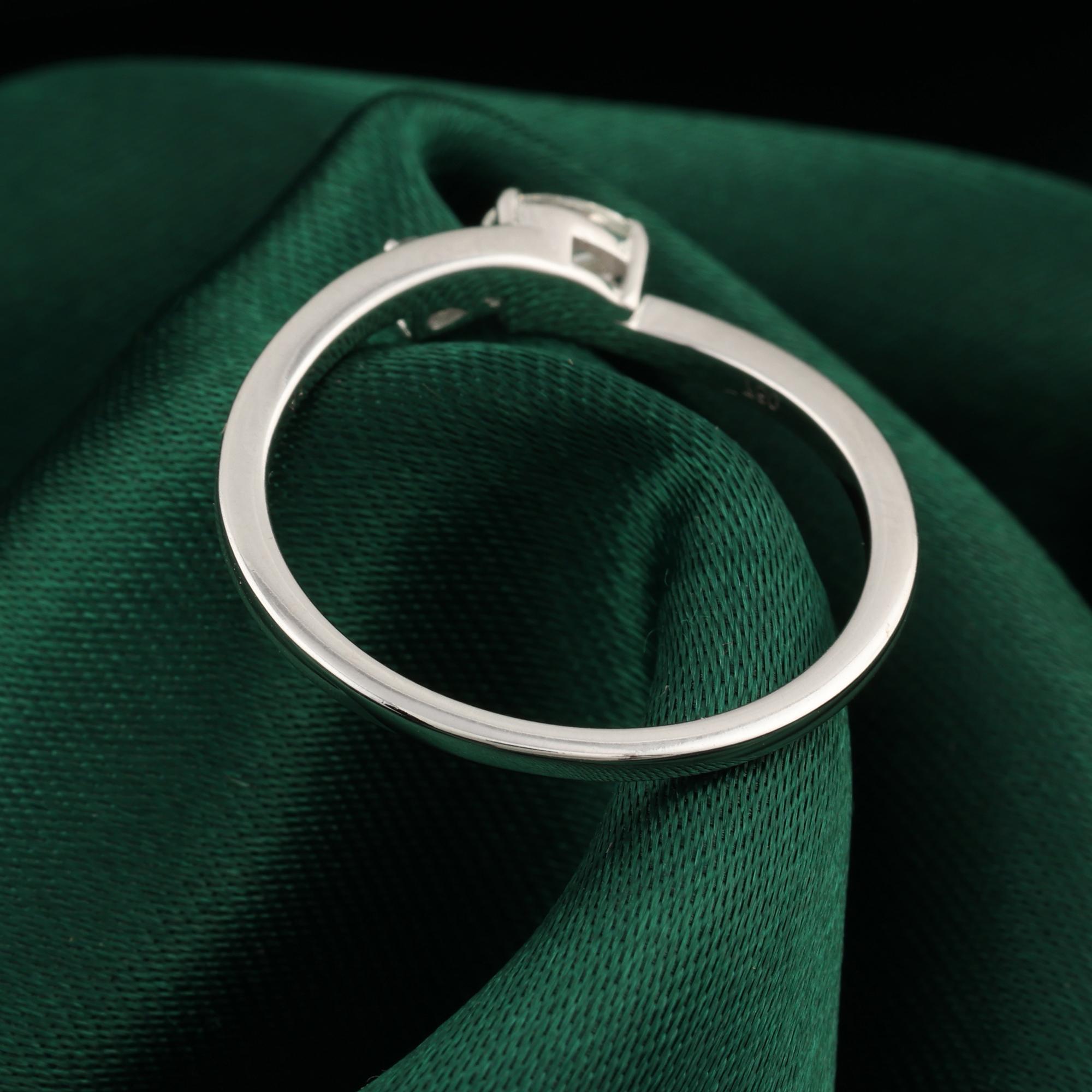 En venta: Anillo de diamantes naturales de 0,22 quilates con claridad SI y color HI Joyas de oro blanco de 18 quilates  5