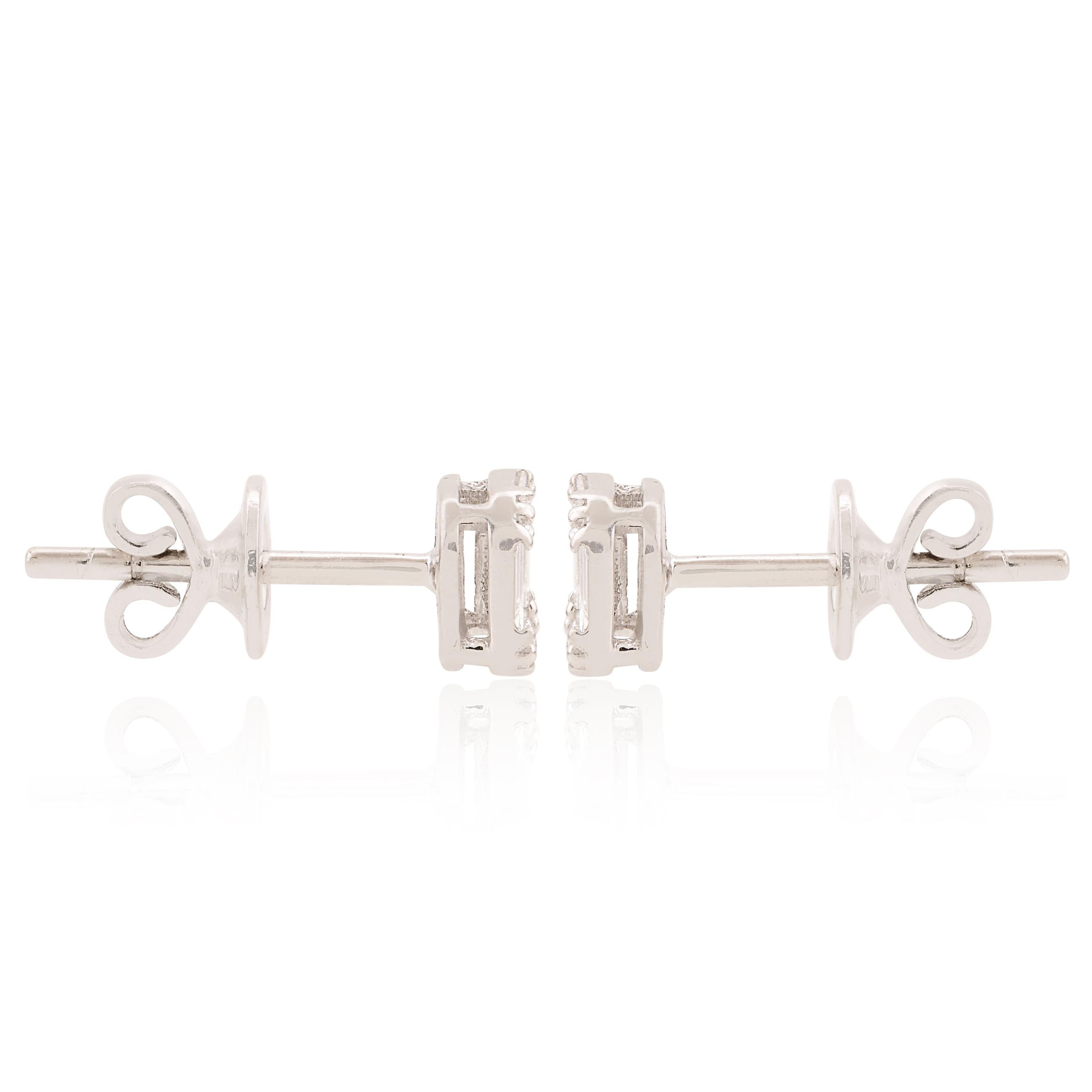 Natural 0.26 Carat SI/H Baguette Round Brilliant Cut Diamond Earrings White Gold In New Condition For Sale In Diera, Dubai
