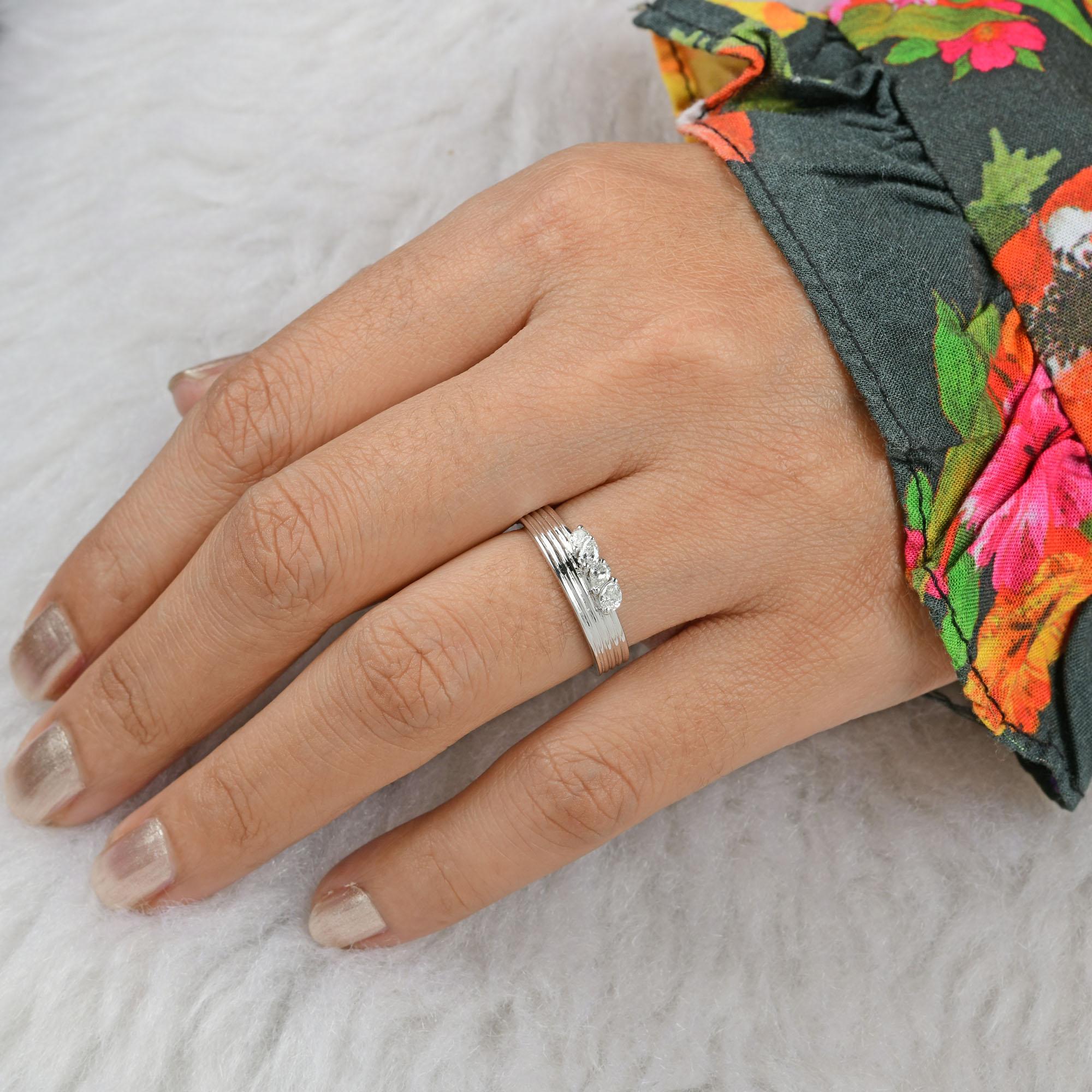 Natürlicher 0,26 Karat SI/H Birne Brillant Diamant Multi Band Ring 18k Weißgold (Tropfenschliff) im Angebot