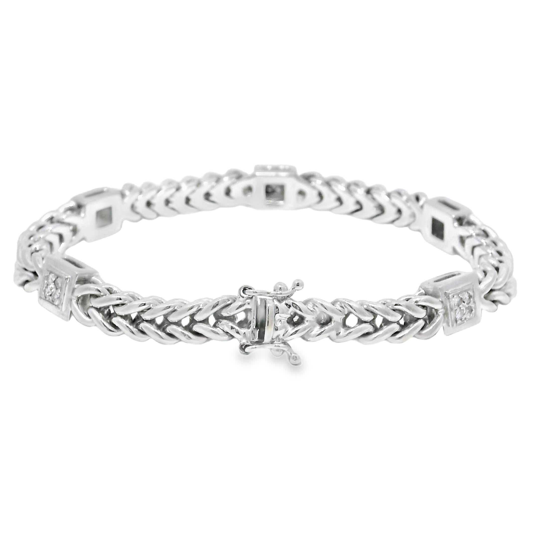 Round Cut Natural 0.30 Carat Diamond 5-Station 18-Karat Woven Link Bracelet In Stock For Sale