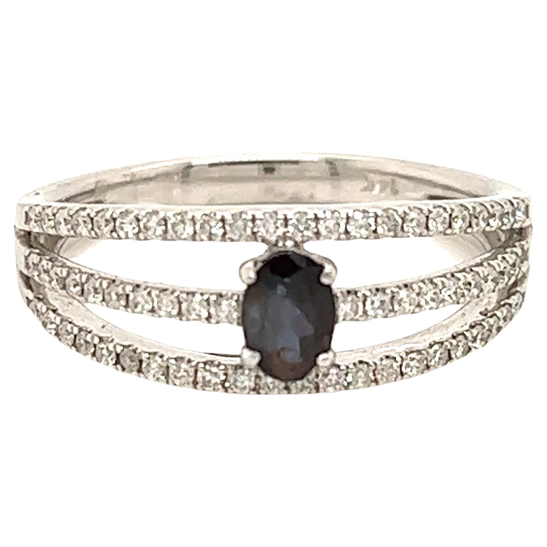 Natural 0.34 Ct Brazillian Alexandrite & Diamond Vintage Ring For Sale