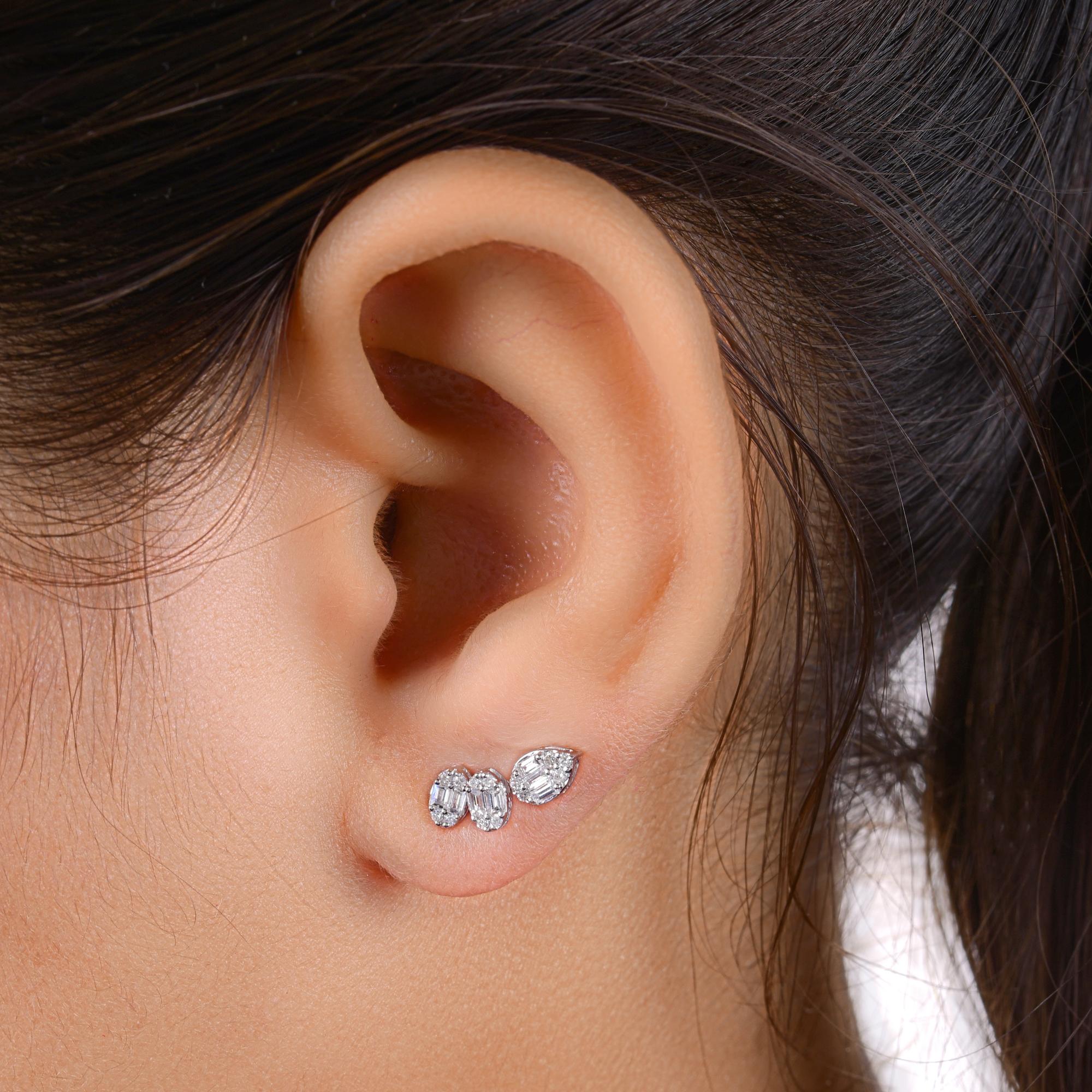 Modern Natural 0.38 Carat SI/H Baguette Diamond Earrings 18 Karat White Gold Jewelry For Sale
