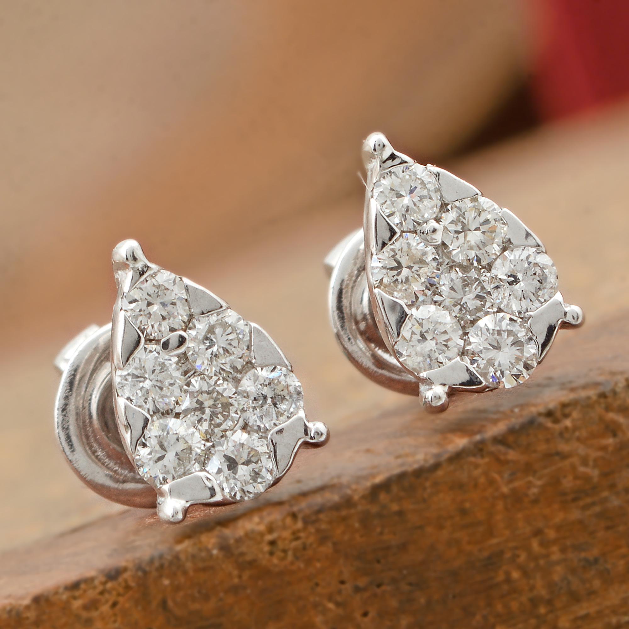 Moderne Clous d'oreilles en or blanc 10 carats avec diamants naturels pavés de 0,39 carat en vente