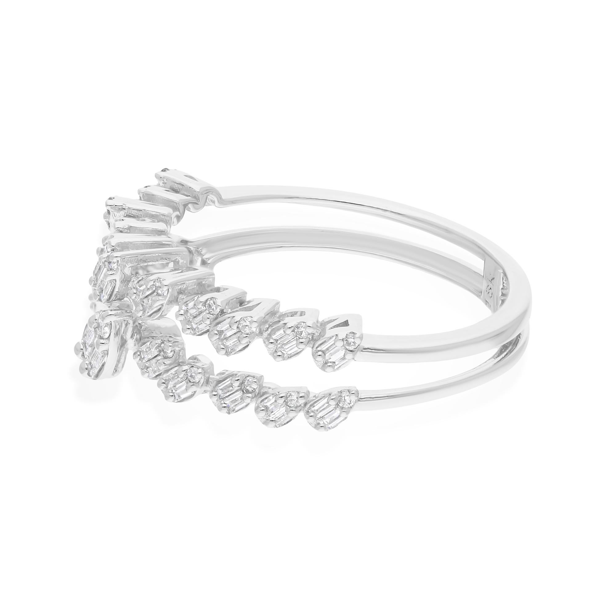 Moderno Anello con diamante naturale da 0,40 carati SI/H a forma di baguette Gioielli in oro bianco 18 carati in vendita