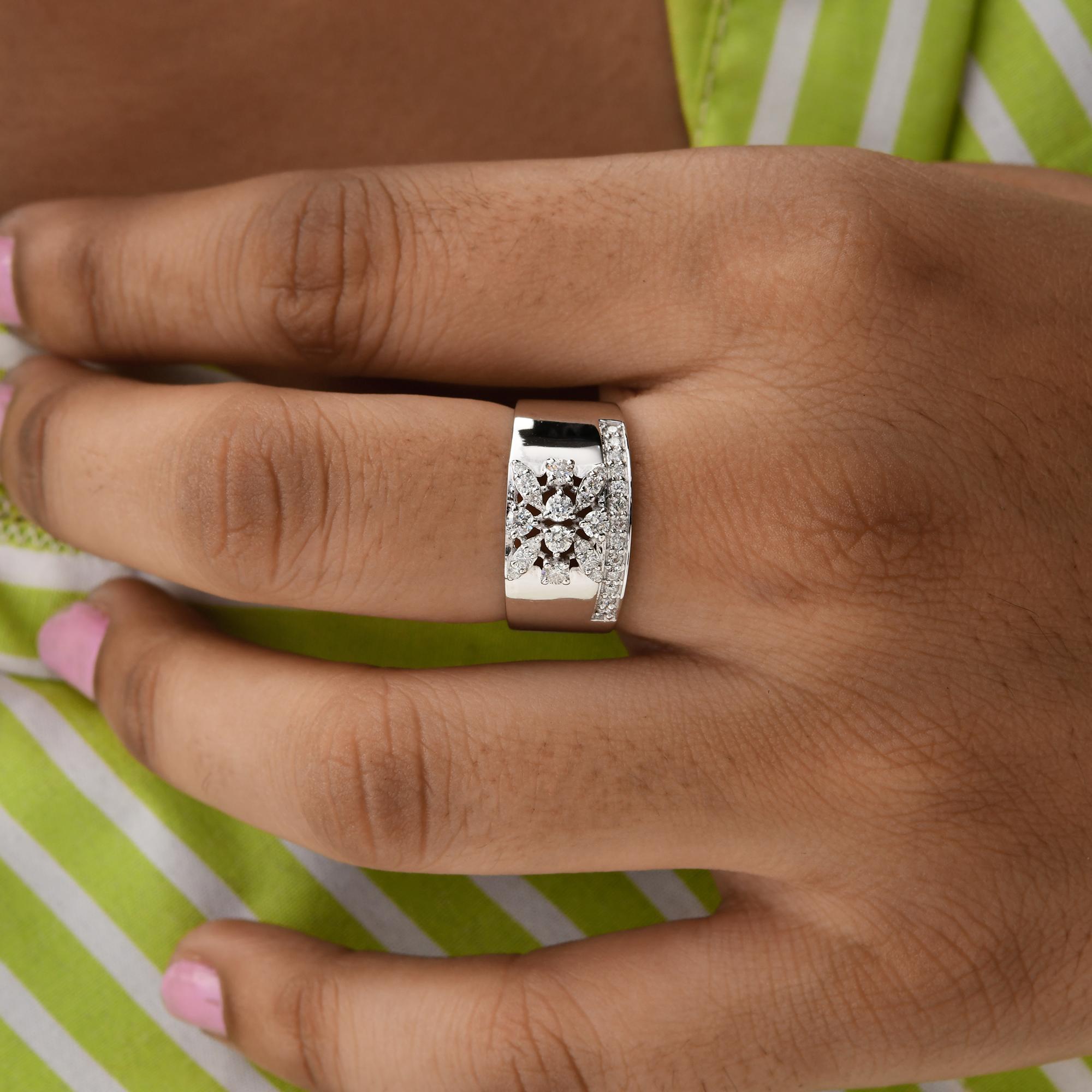 Natural 0.44 Carat SI/H Round Brilliant Cut Diamond Ring 18 Karat White Gold In New Condition For Sale In Diera, Dubai