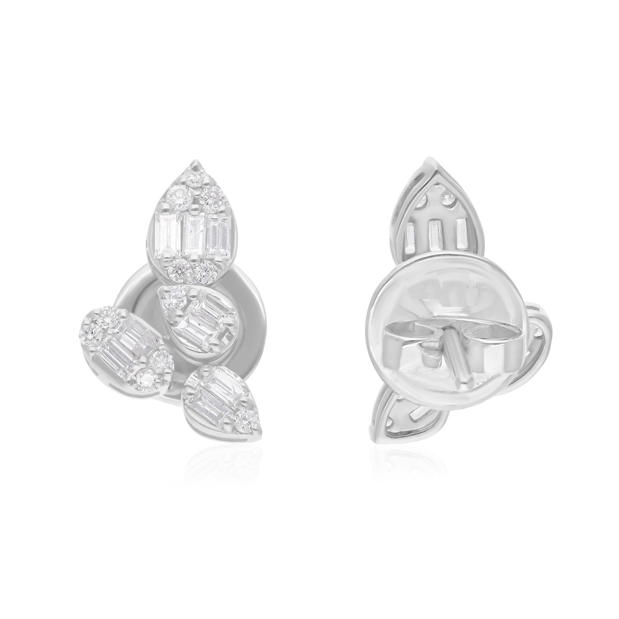 Natural 0.48 Carat SI/H Baguette Diamond Earrings 14 Karat White Gold Jewelry In New Condition For Sale In Diera, Dubai
