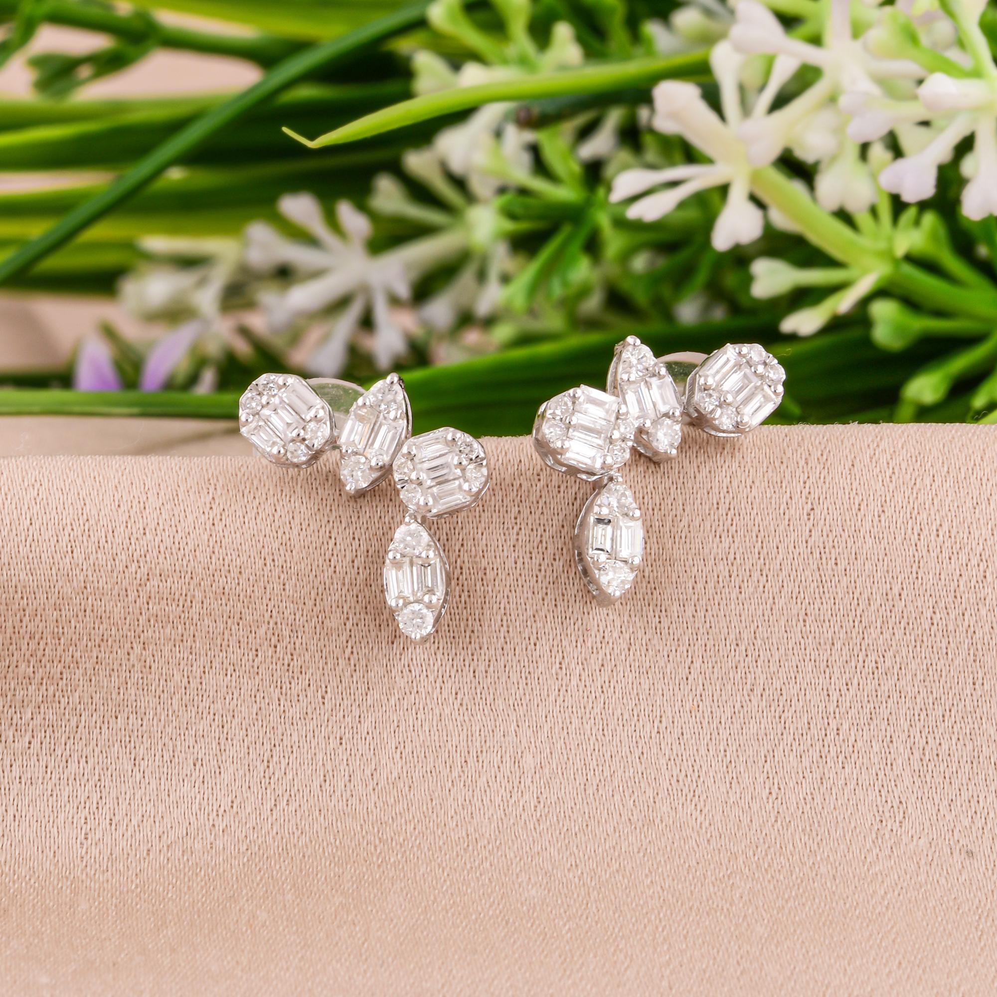 Modern Natural 0.49 Carat SI/H Baguette Round Diamond Earrings 18 Karat White Gold For Sale