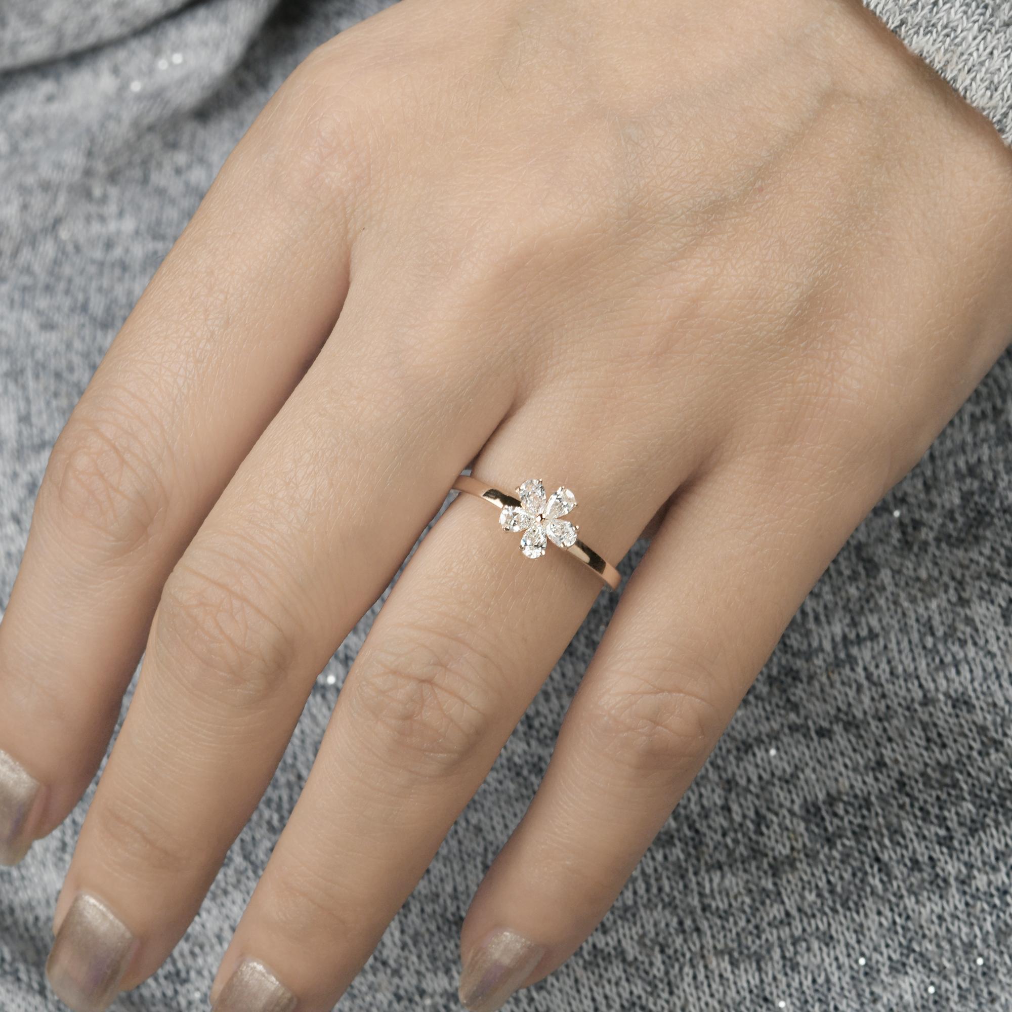 Natürlicher 0,5 Karat SI/H birnenförmiger Brillantschliff Diamant-Blumenring 14 Karat Roségold (Tropfenschliff) im Angebot