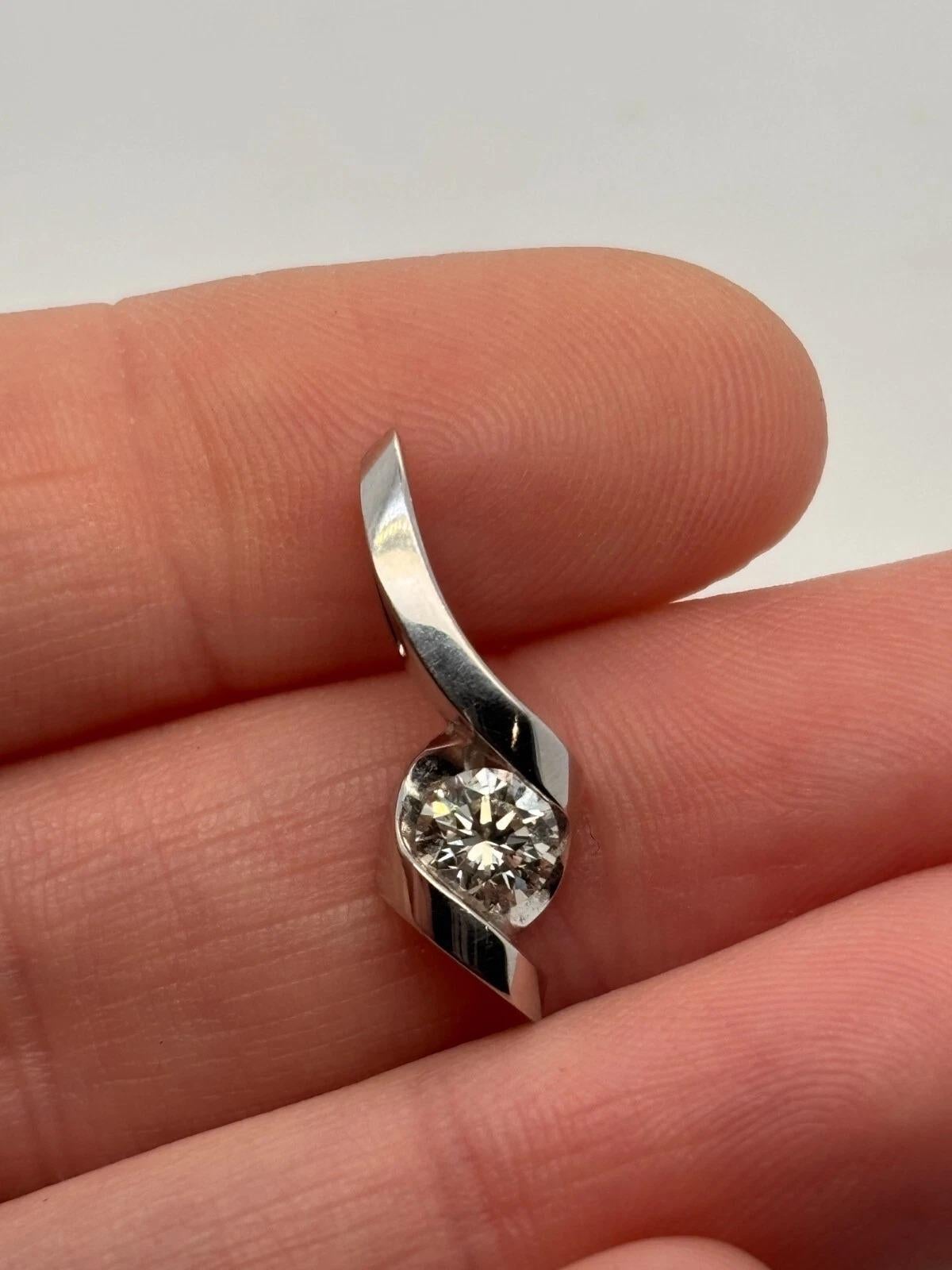 Brilliant Cut Natural 0.50 CT Diamond 14K White Gold J, I1 2.55 Grams Sirena Solitaire Pendant For Sale