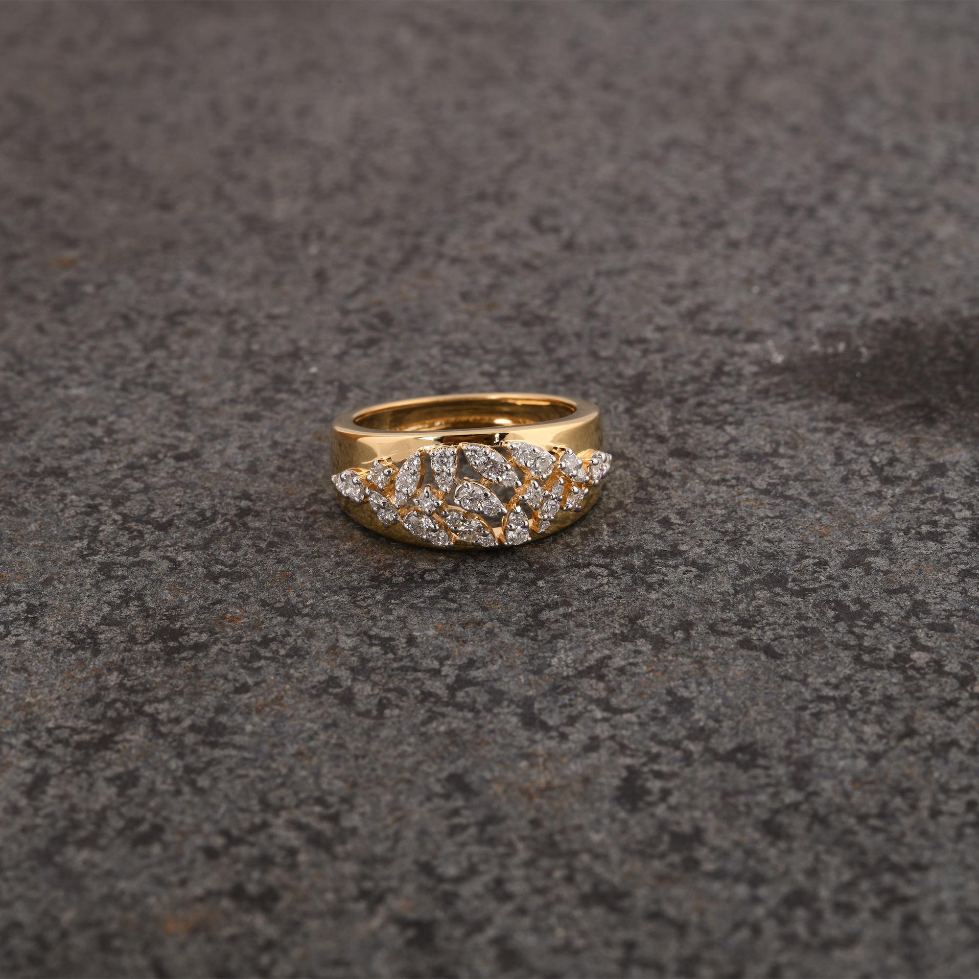 Taille ronde Nature 0.55 Carat Round Diamond Dome Ring 14 Karat Yellow Gold Fine Jewelry en vente