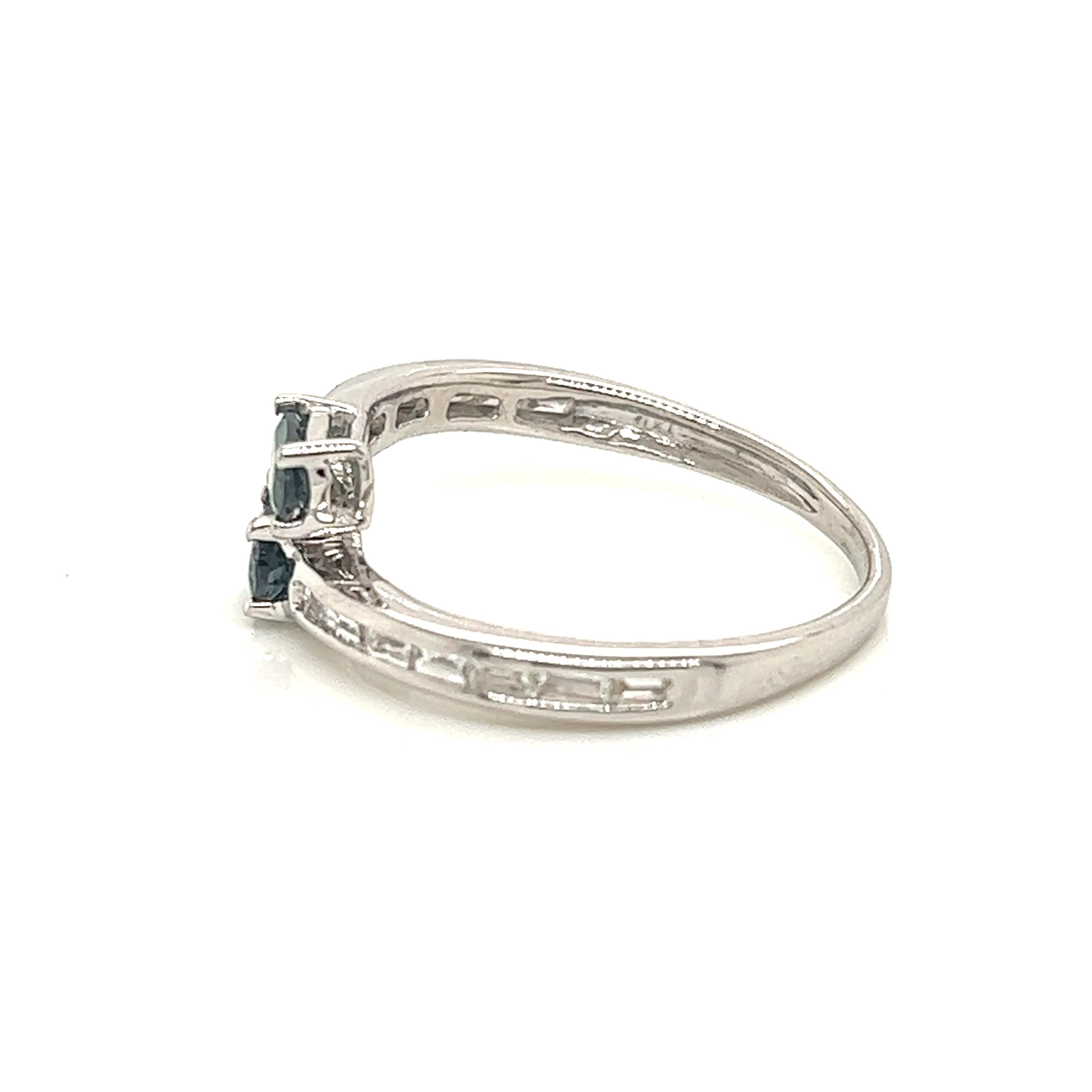 Contemporary Natural 0.57 Ct. Alexandrite & Diamond Vintage Ring For Sale