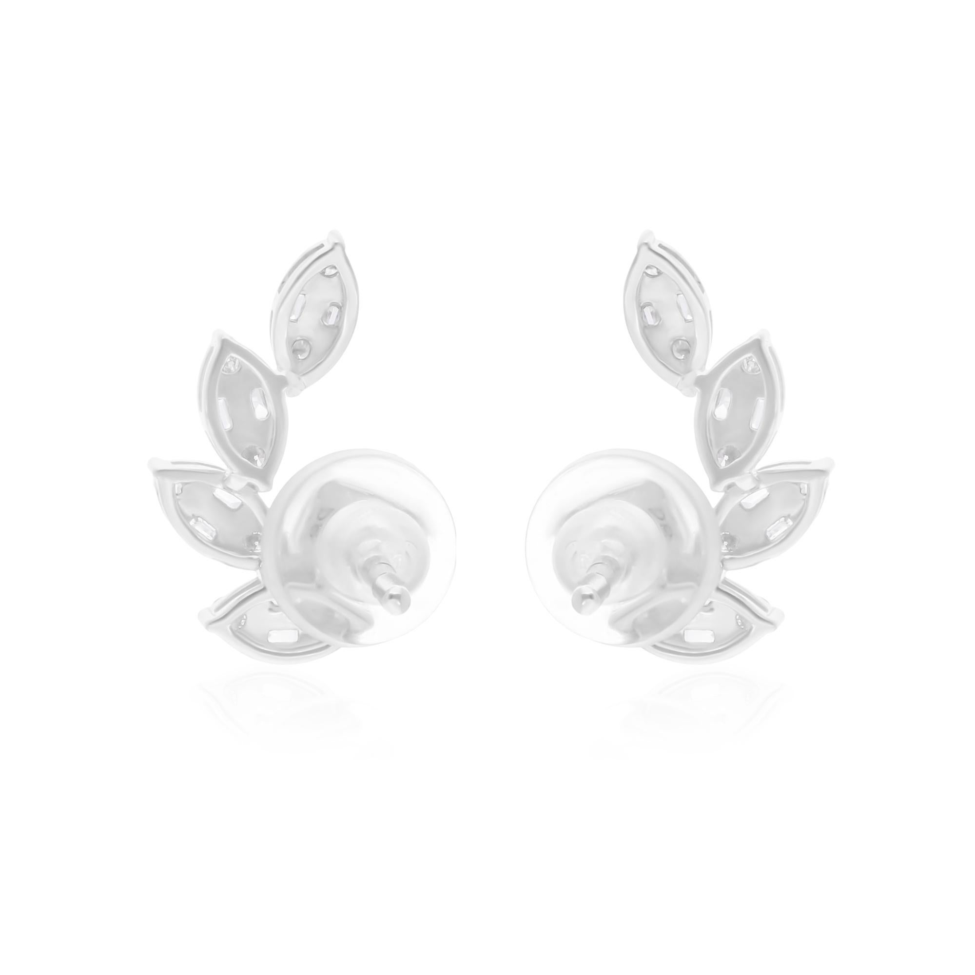 Natural 0.58 Carat Baguette Round Diamond Earrings 18 Karat White Gold Jewelry In New Condition For Sale In Diera, Dubai