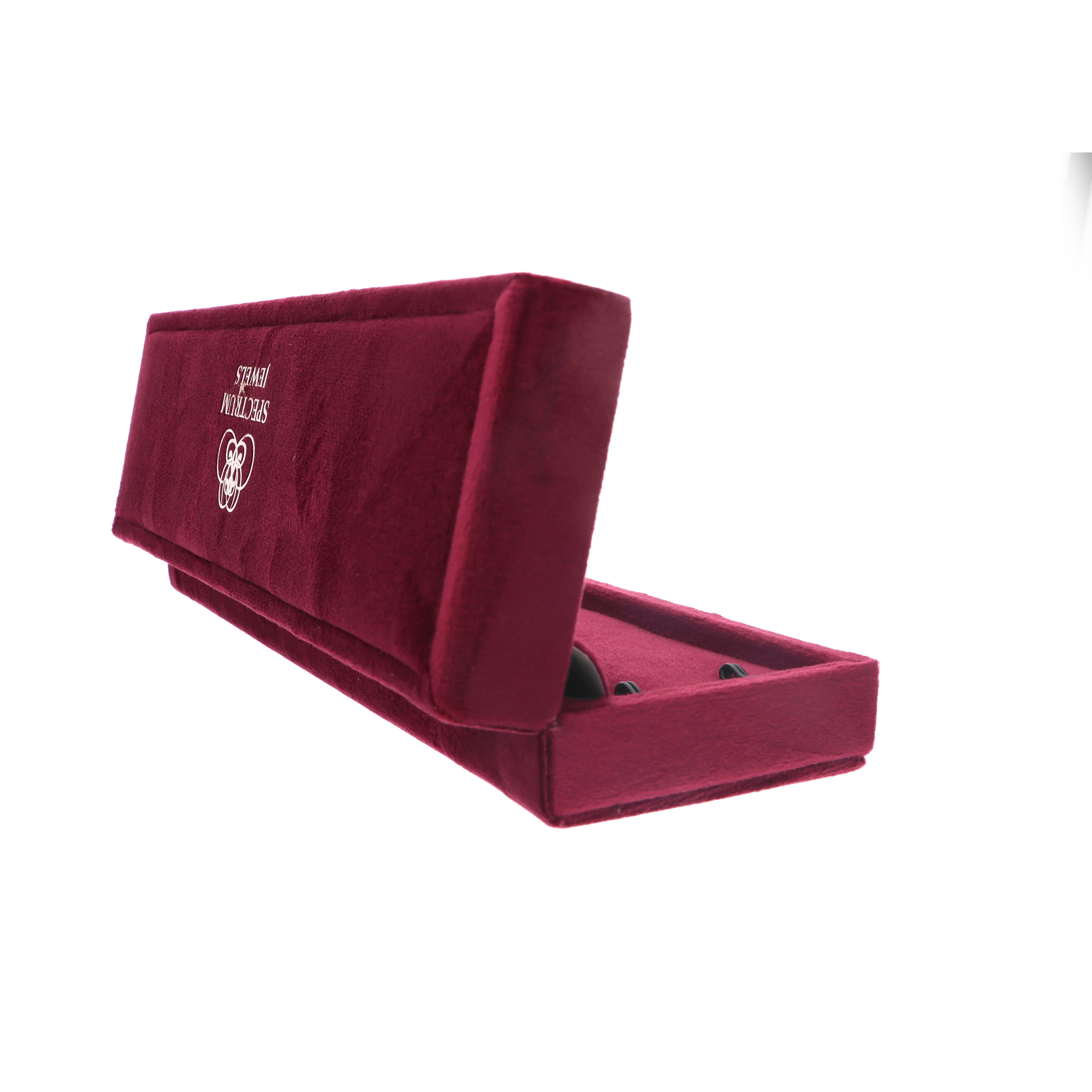 Collier à breloques en or blanc 14 carats avec diamants baguettes et ronds de 0,61 carat en vente 1