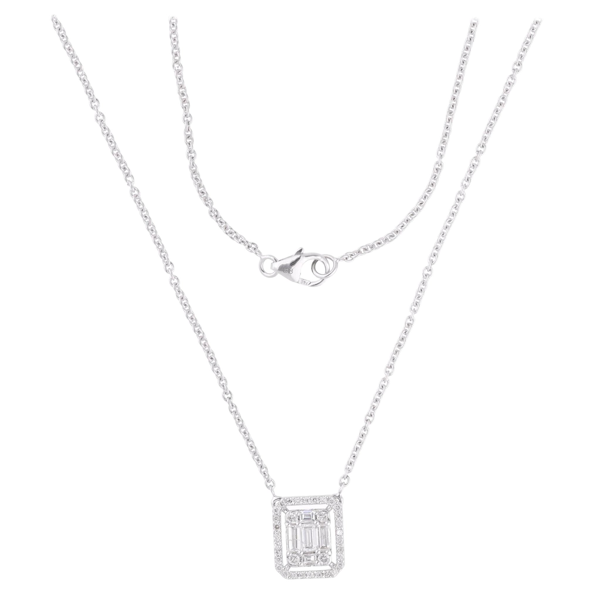 Collier à breloques en or blanc 14 carats avec diamants baguettes et ronds de 0,61 carat en vente