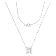Collier à breloques en or blanc 14 carats avec diamants baguettes et ronds de 0,61 carat