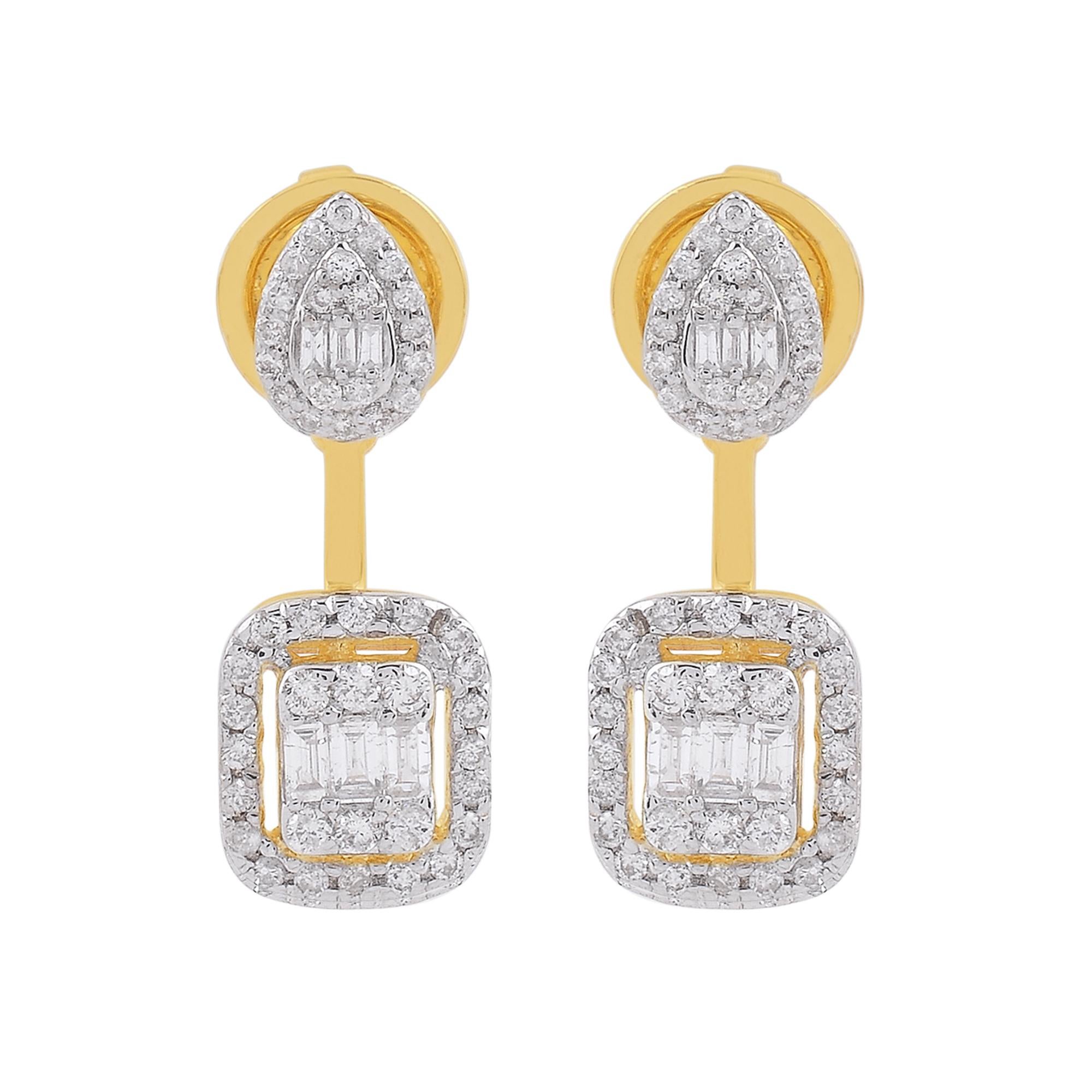 Code d'article :- SEE-1486
Poids brut :- 3.74 gm
Poids de l'or jaune 18k :- 3.62 gm
Poids du diamant :- 0,61 carat  ( DIAMANT MOYEN DE PURETÉ SI1-SI2 ET DE COULEUR H-I )
Taille des boucles d'oreilles :- 19x9 mm environ.
✦