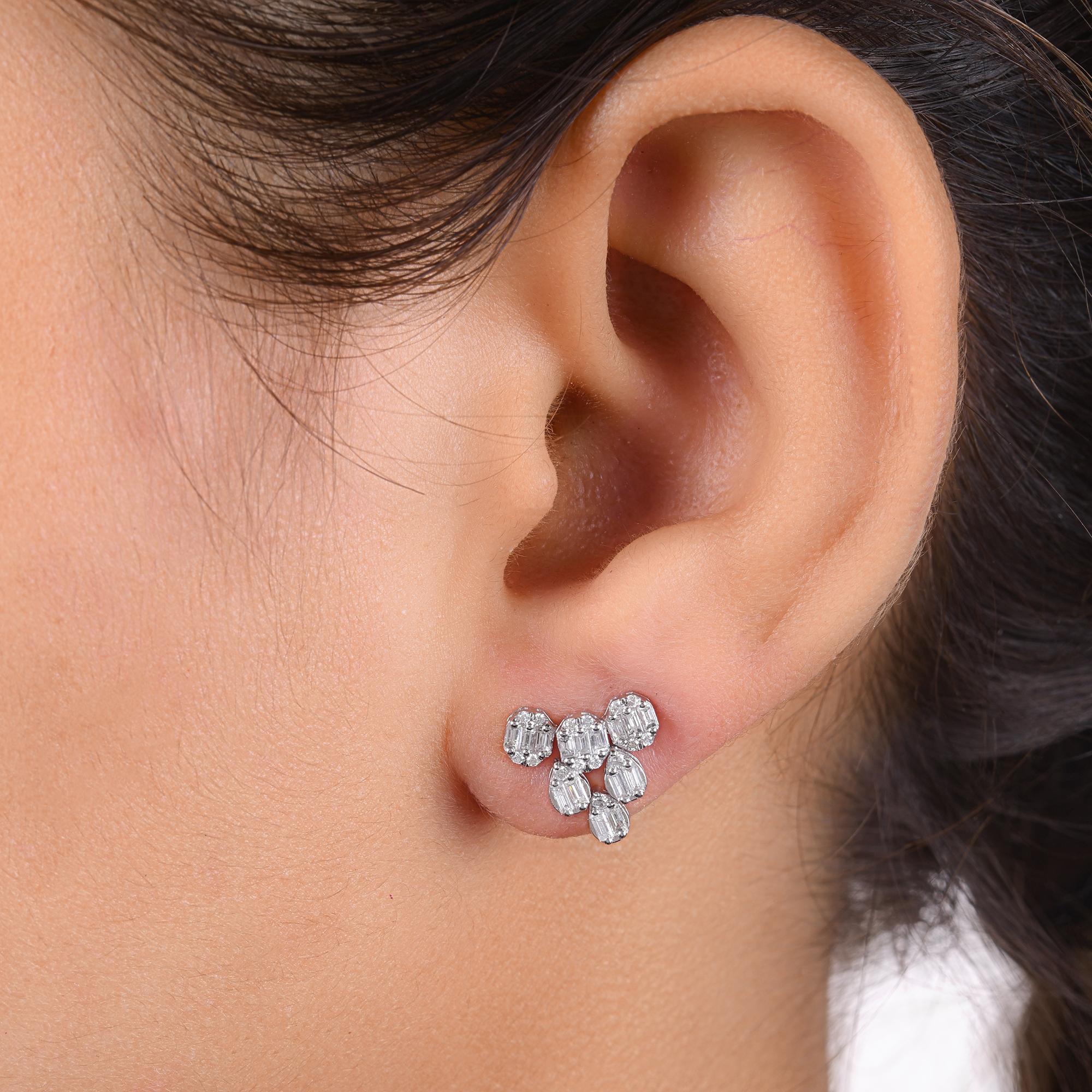 Taille baguette Boucles d'oreilles en or blanc 18 carats avec diamants ronds baguettes de 0,62 carat SI/H en vente